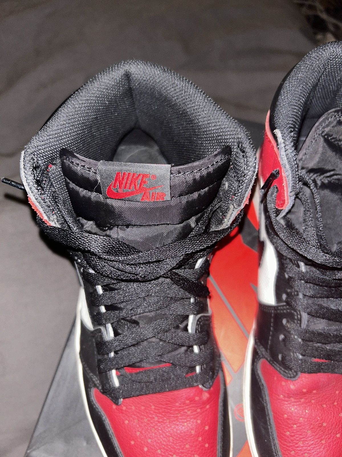 Jordan Brand × Nike Air Jordan 1 Retro High OG Bred Toe 2018 Size US 11 / EU 44 - 7 Thumbnail
