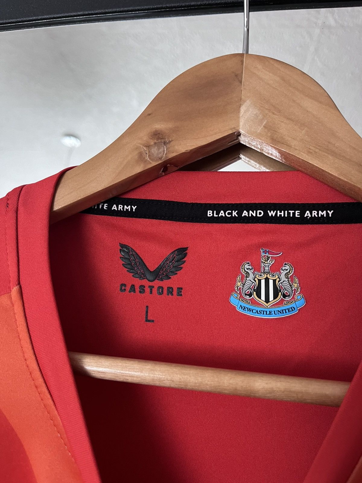 Castore Newcastle United Castore Soccer Jersey Size US L / EU 52-54 / 3 - 5 Thumbnail