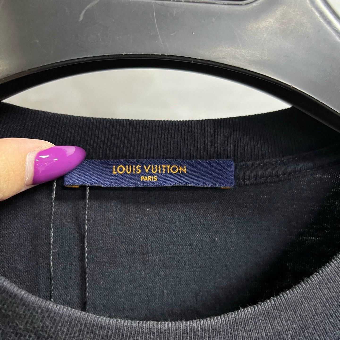 Louis Vuitton louis vuitton black graphic short sleeve t-shirt Size US M / EU 48-50 / 2 - 2 Thumbnail