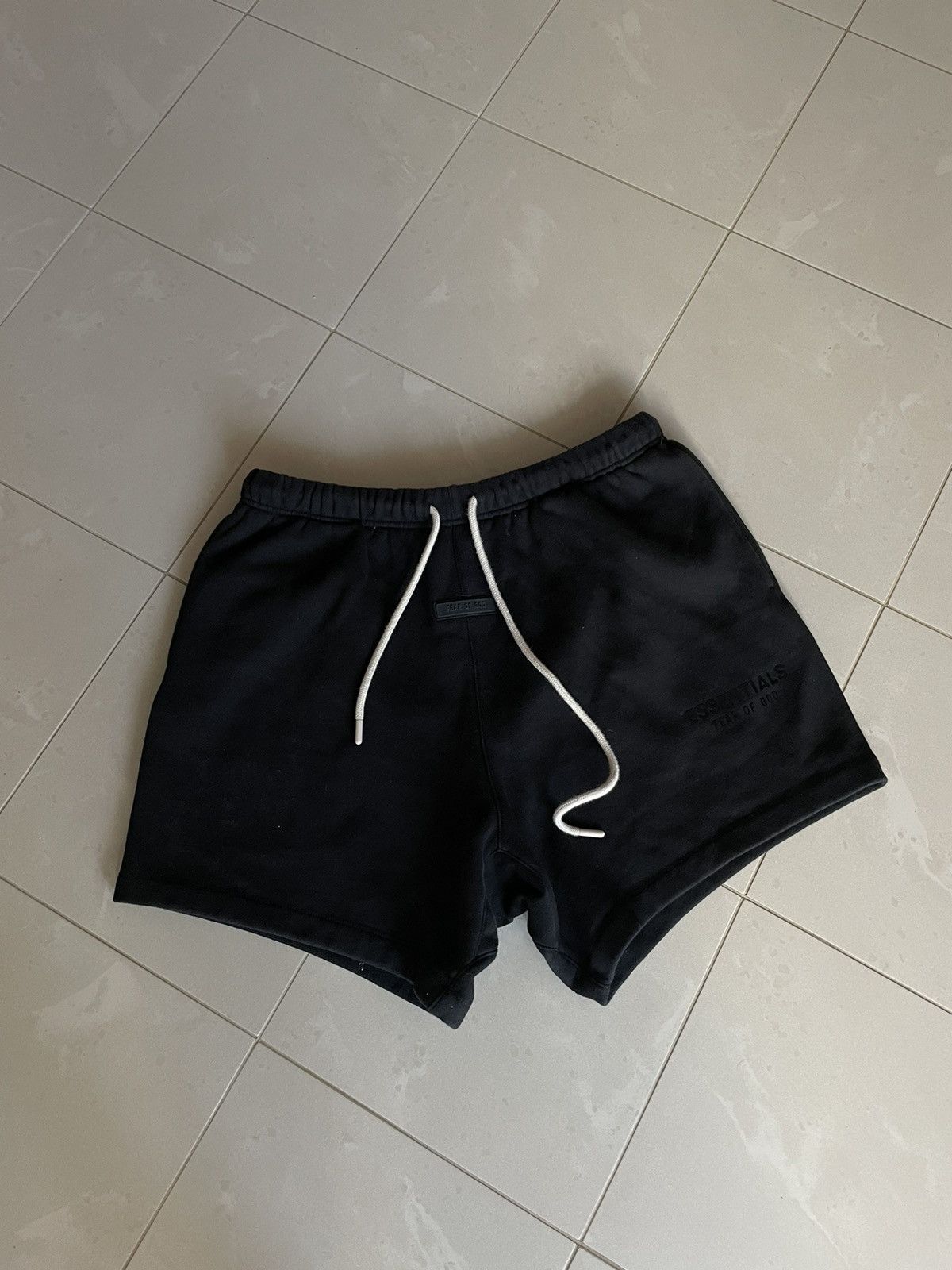Fear of God Fear of God Essentials Shorts Size L Size US 34 / EU 50 - 1 Thumbnail