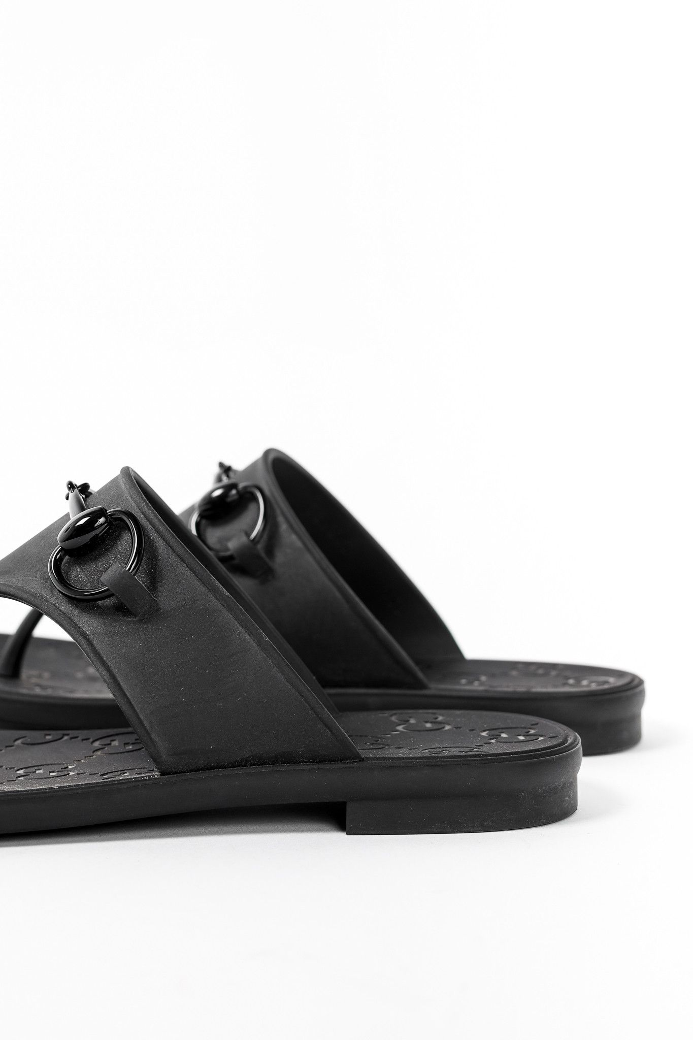 Gucci Gucci Black Rubber Horsebit Thong Sandals Size US 4 / IT 34 - 9 Thumbnail