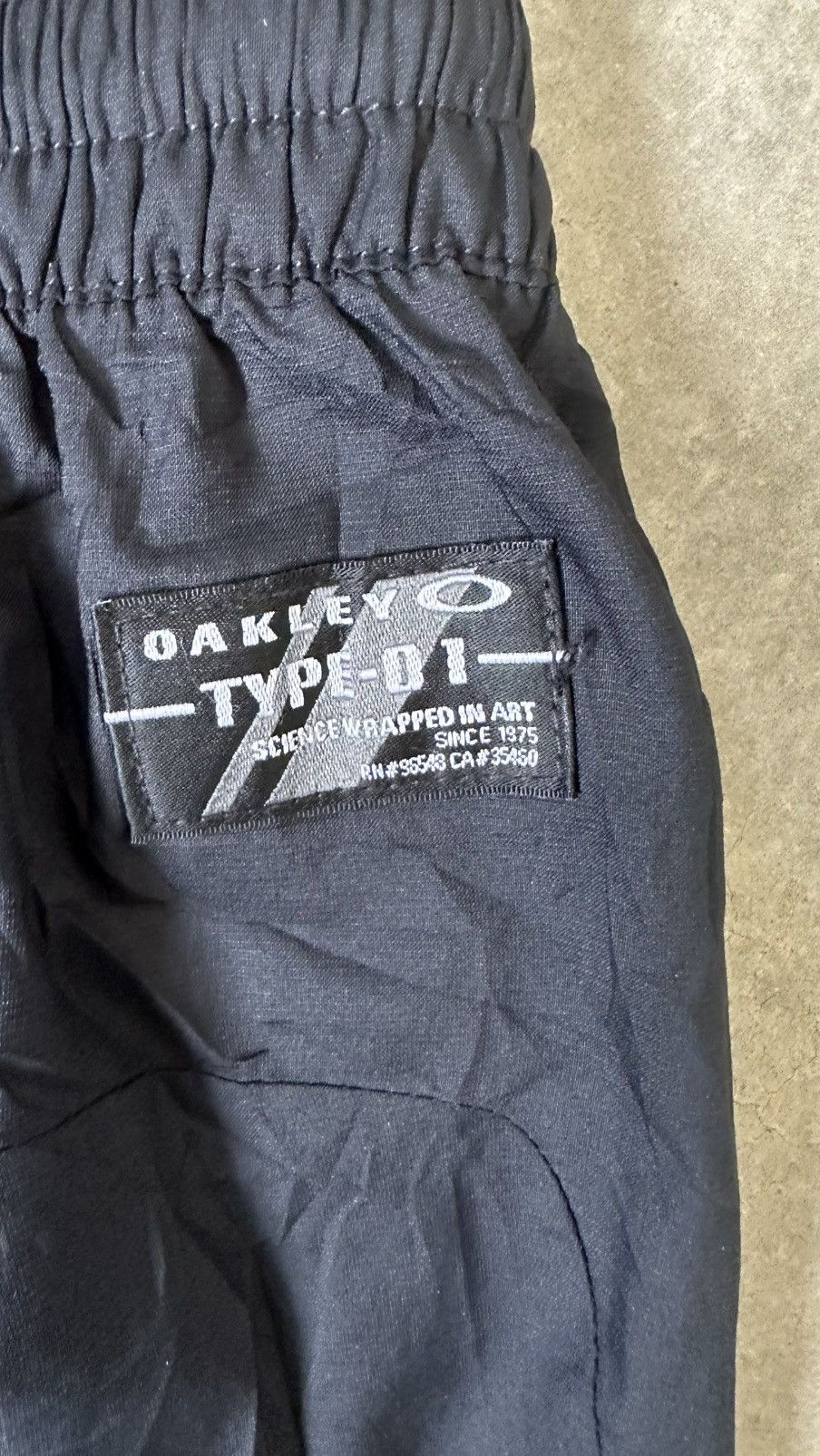 Oakley VINTAGE OAKLEY TRACKPANT Size US 30 / EU 46 - 12 Thumbnail
