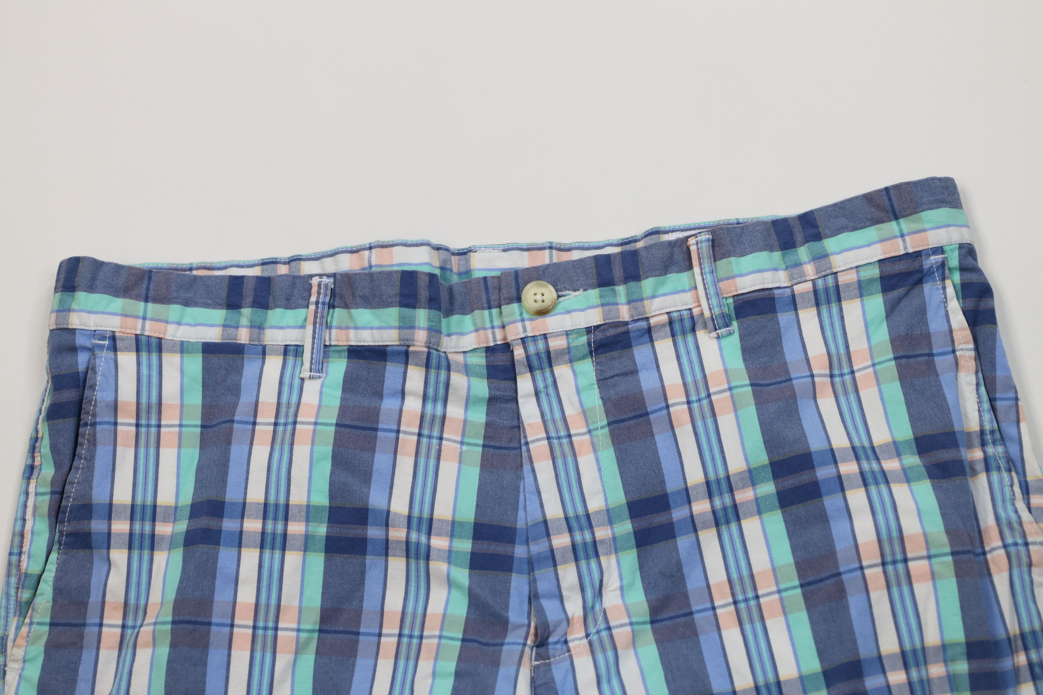 Southern Tide Southern Tide Madras Stretch Above Knee Golf Chino Shorts Size US 40 / EU 56 - 2 Thumbnail