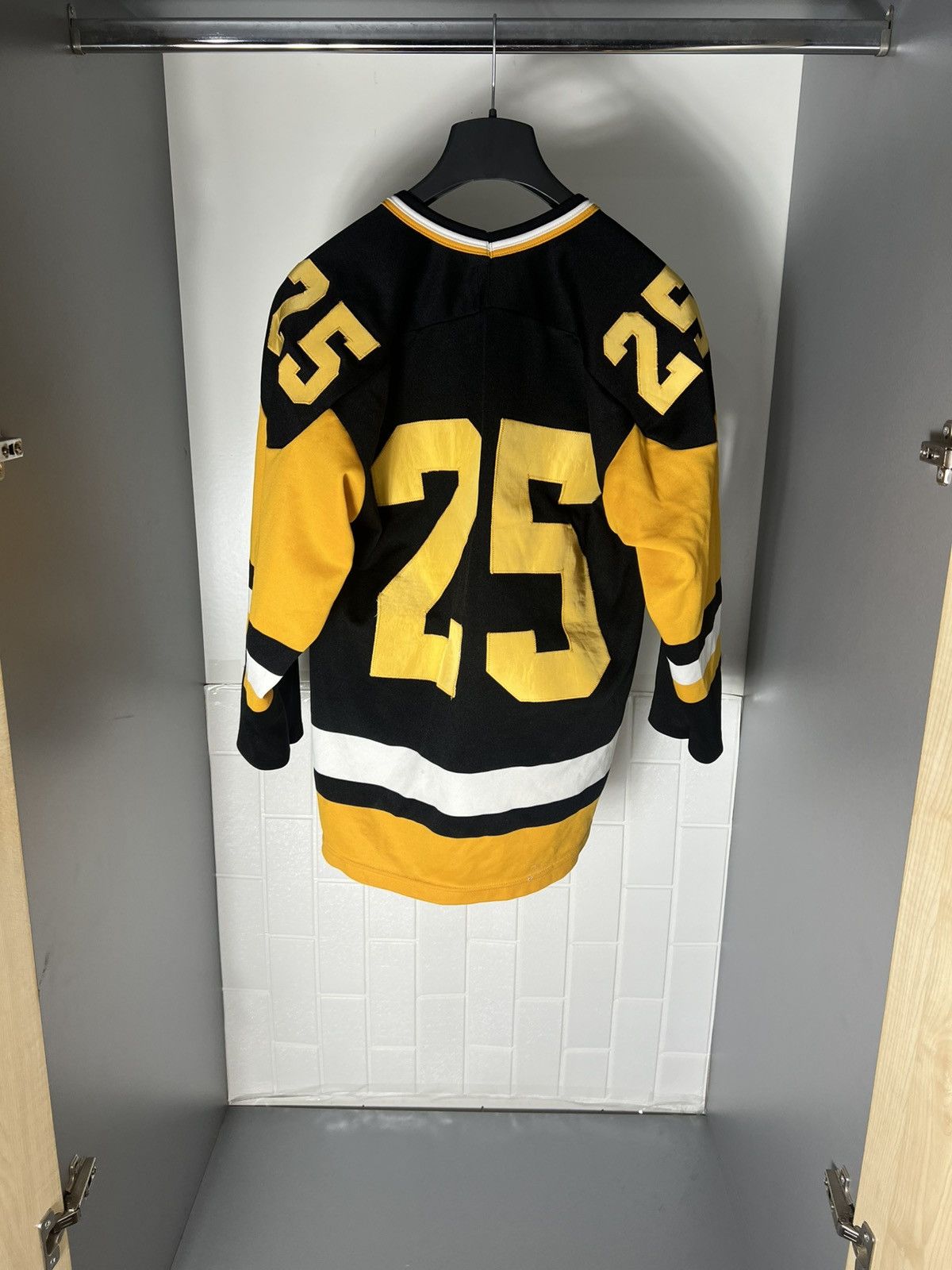 Vintage VERY RARE PITTSBURGH PENGUIN CCM NHL HOCKEY JERSEY RETRO 90s Size US M / EU 48-50 / 2 - 7 Thumbnail