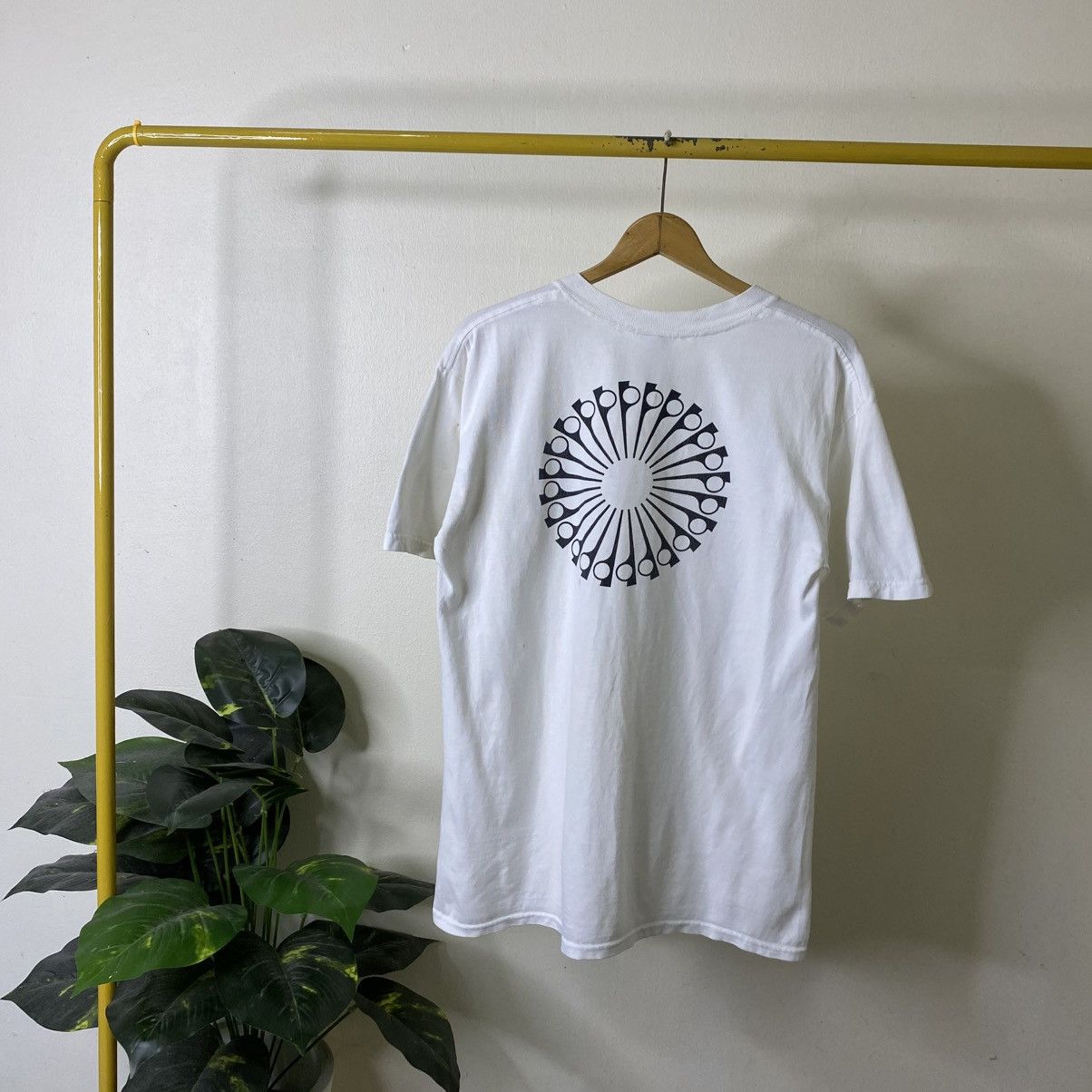 Vintage Vintage 90s The Boulder Mountaineer White Tee Large Size Size US L / EU 52-54 / 3 - 1 Thumbnail