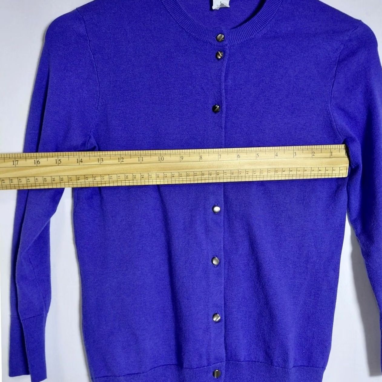 J.Crew J.CREW Purple Cardigan Sweater Solid Knit Women Size S Cardigan, Crew Neck, Button, Lightweight, Stretch, Casual Workwear Women Size S / US 4 / IT 40 - 4 Thumbnail