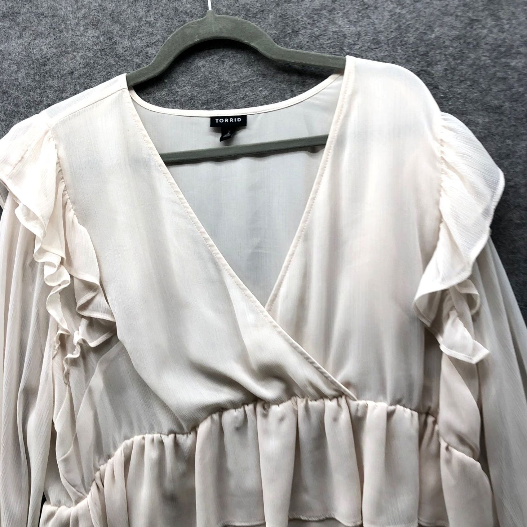 Torrid Torrid Georgette Chiffon Long Sleeve Ruffle Blouse Womens 2X Beige V-Neck Shirt Blouse Womens 2X Beige V-Neck Size XXL / US 16-18 / IT 52-54 - 3 Thumbnail