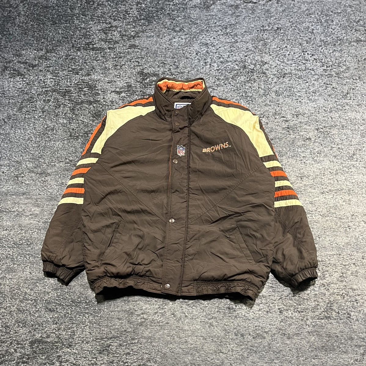 Starter VINTAGE 90s CLEVELAND BROWNS STARTER NFL PUFFER JACKET Size US L / EU 52-54 / 3 - 1 Thumbnail