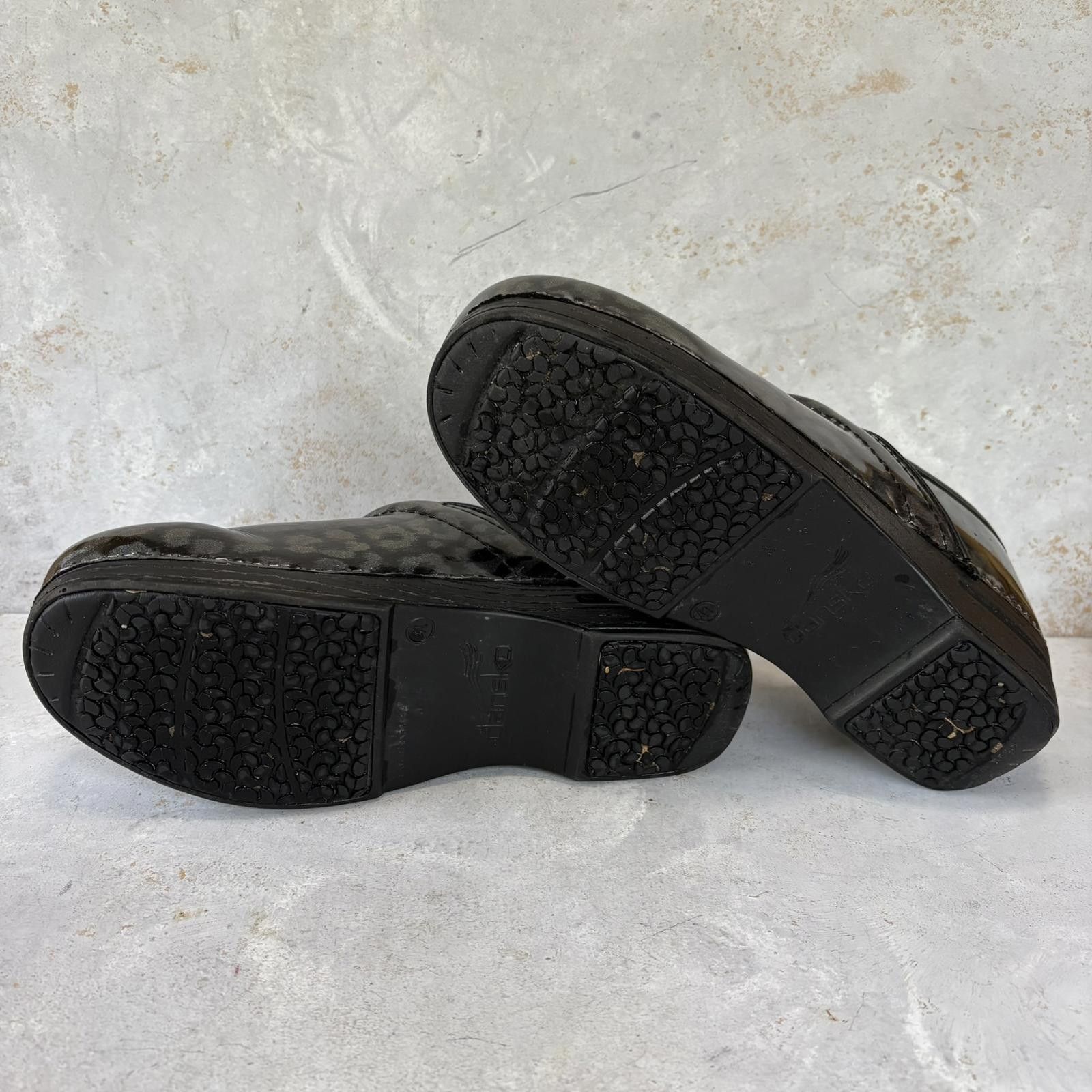 Dansko DANSKO XP patent leopard print black clogs size 41 / 10 Size US 10 / IT 40 - 4 Thumbnail