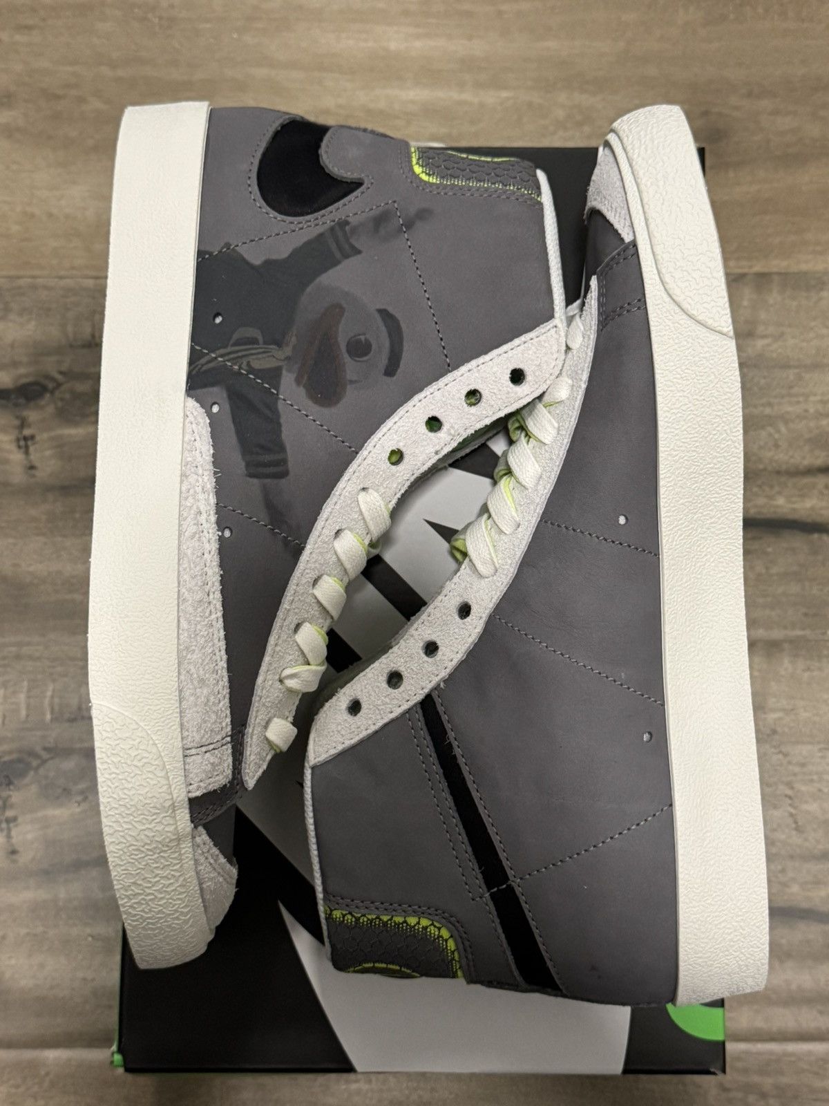 Nike Blazer Mid 77’ University Of Oregon Football PE Size US 8.5 / EU 41-42 - 3 Thumbnail