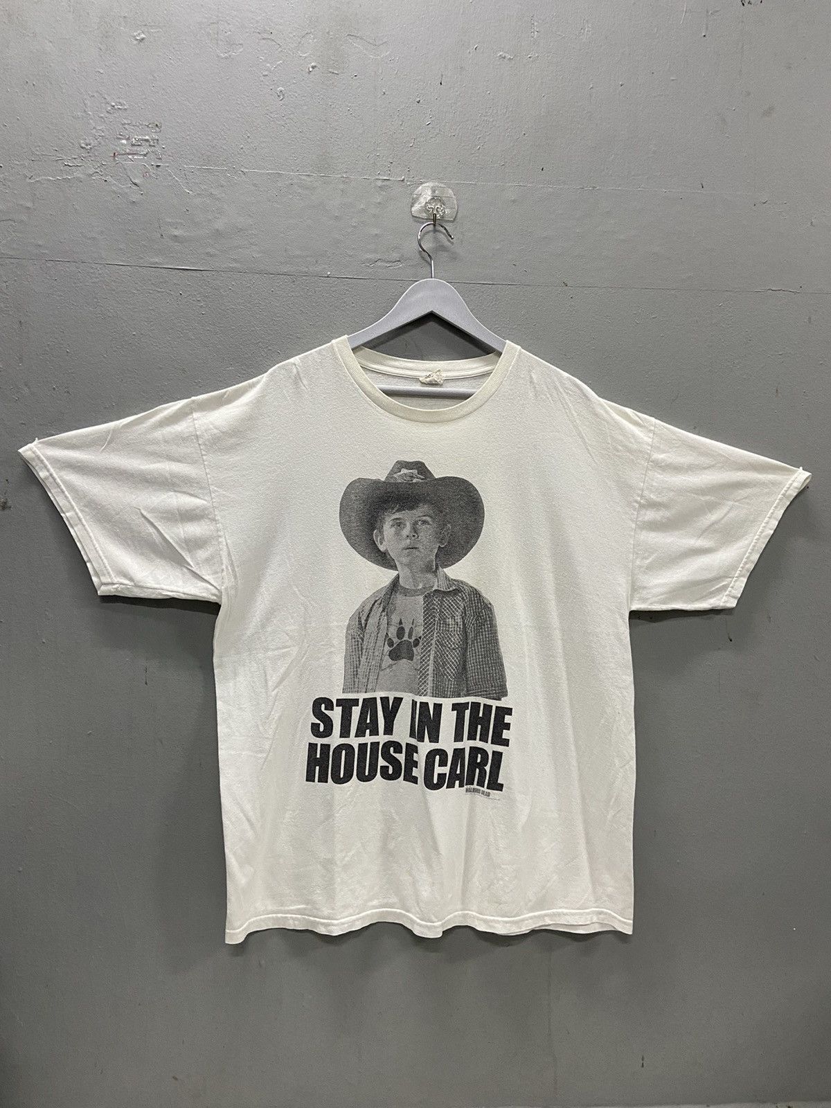 THE WALKING DEAD STAY IN THE HOUSE CARL TEE SHIRT