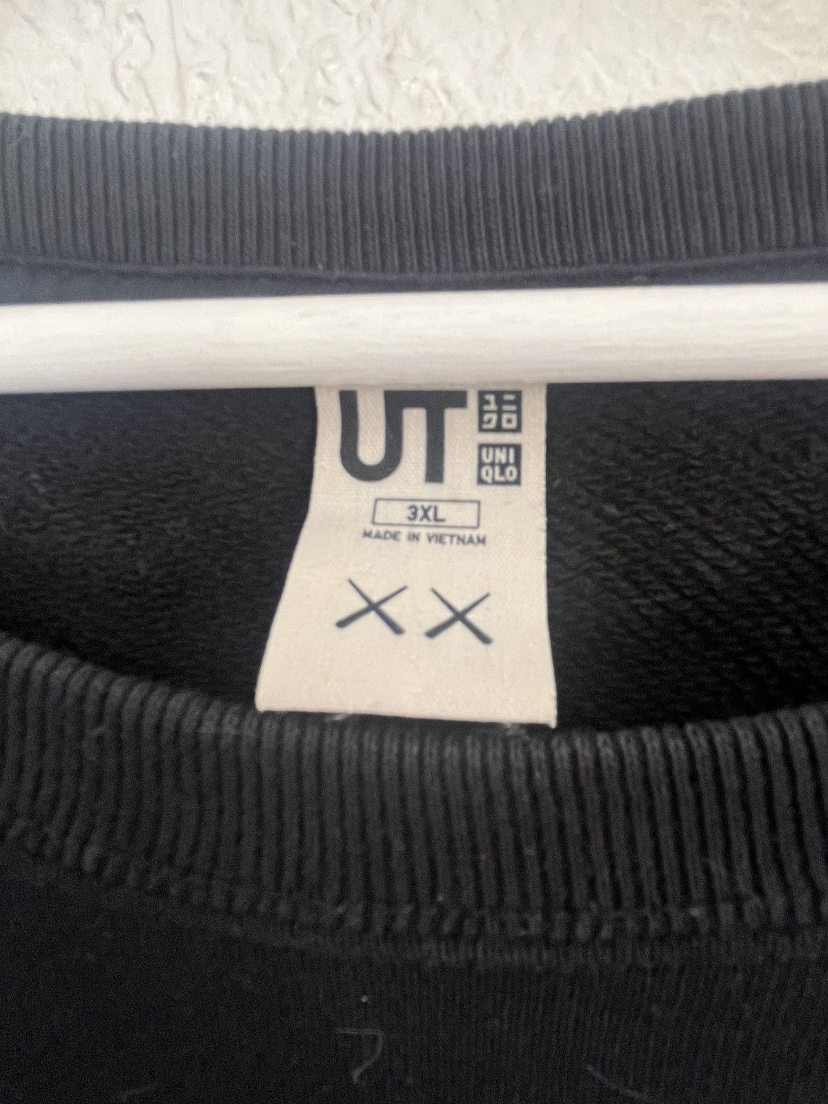Kaws × Uniqlo Kaws x Uniqlo Sweater 3XL Size US XXL / EU 58 / 5 - 2 Thumbnail