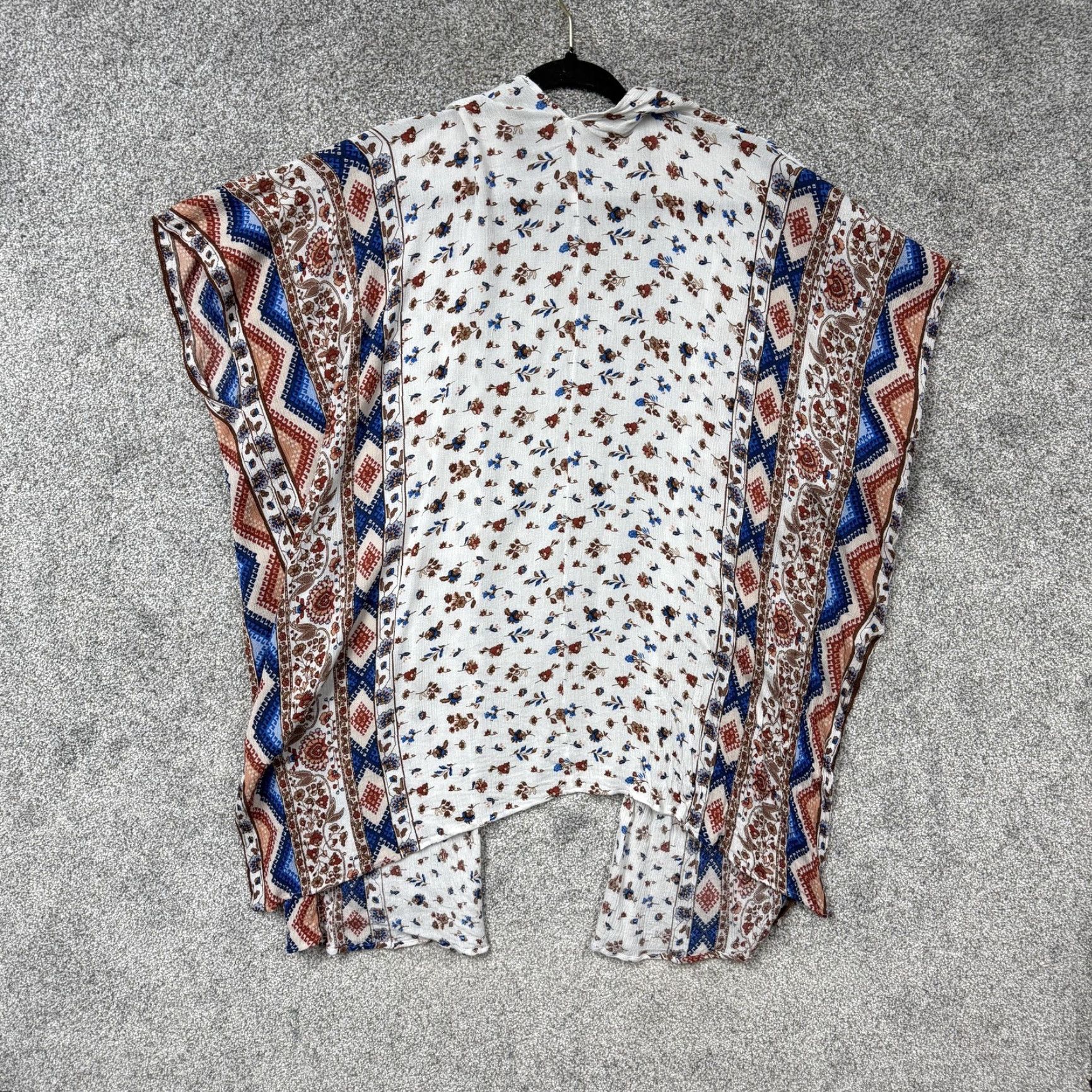 Vintage Francesca's Kimono Blouse S White Floral Geometric Boho Open-Front Short Kimono Sleeve Lightweight Summer Casual Women’s Shirt Size S / US 4 / IT 40 - 6 Thumbnail