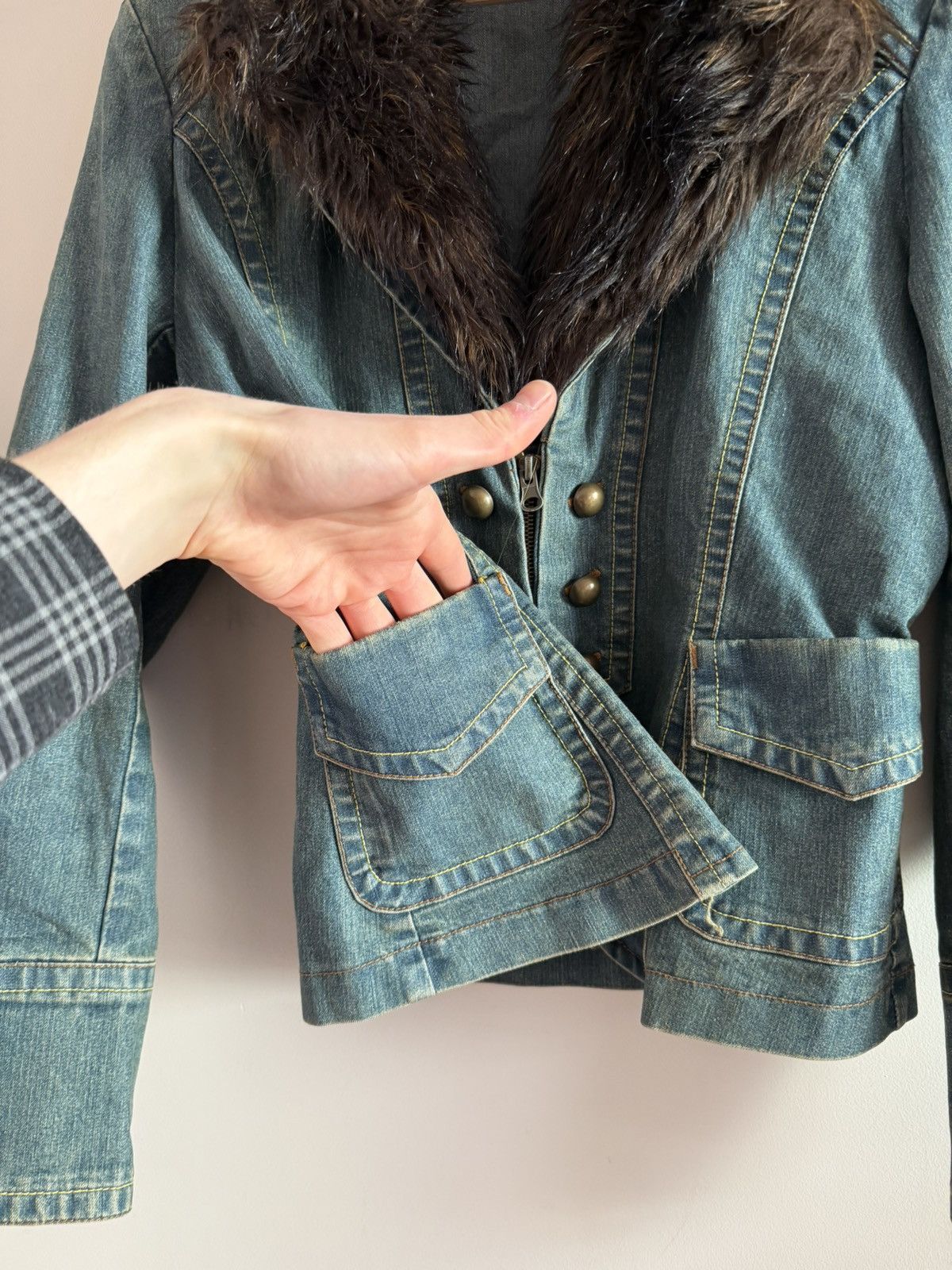 Vintage Denim Jacket with Detachable Faux Fur Collar Size S / US 4 / IT 40 - 5 Thumbnail