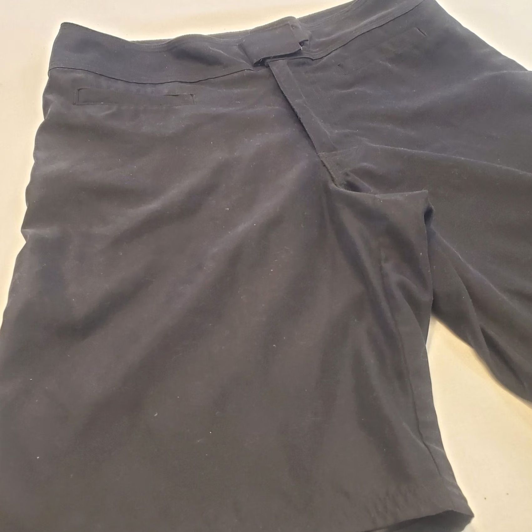 Patagonia Patagonia Bermuda Shorts Womens Black Size 6 Hook & Loop Closure Athletic Activewear Size 28" / US 6 / IT 42 - 3 Thumbnail