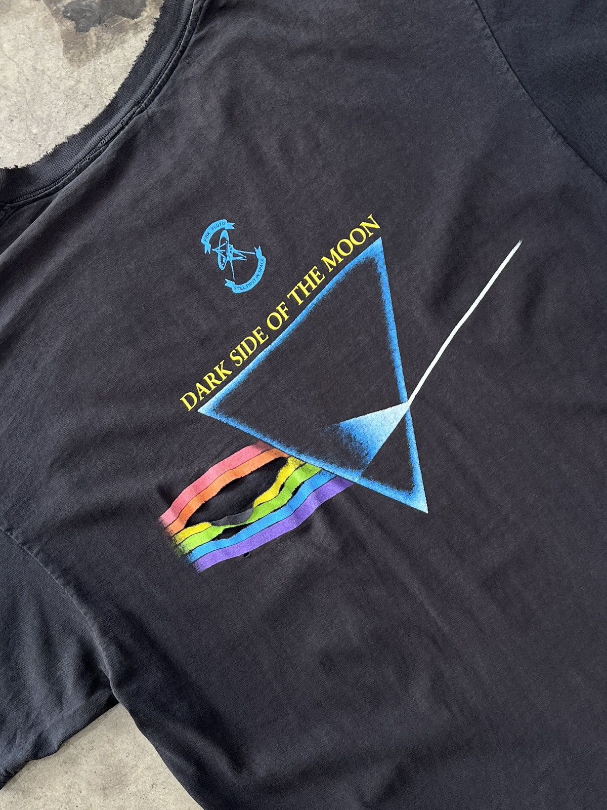 Band Tees Vintage 1996 Pink Floyd Dark Side of the Moon Band Tee XL Size US XL / EU 56 / 4 - 4 Thumbnail