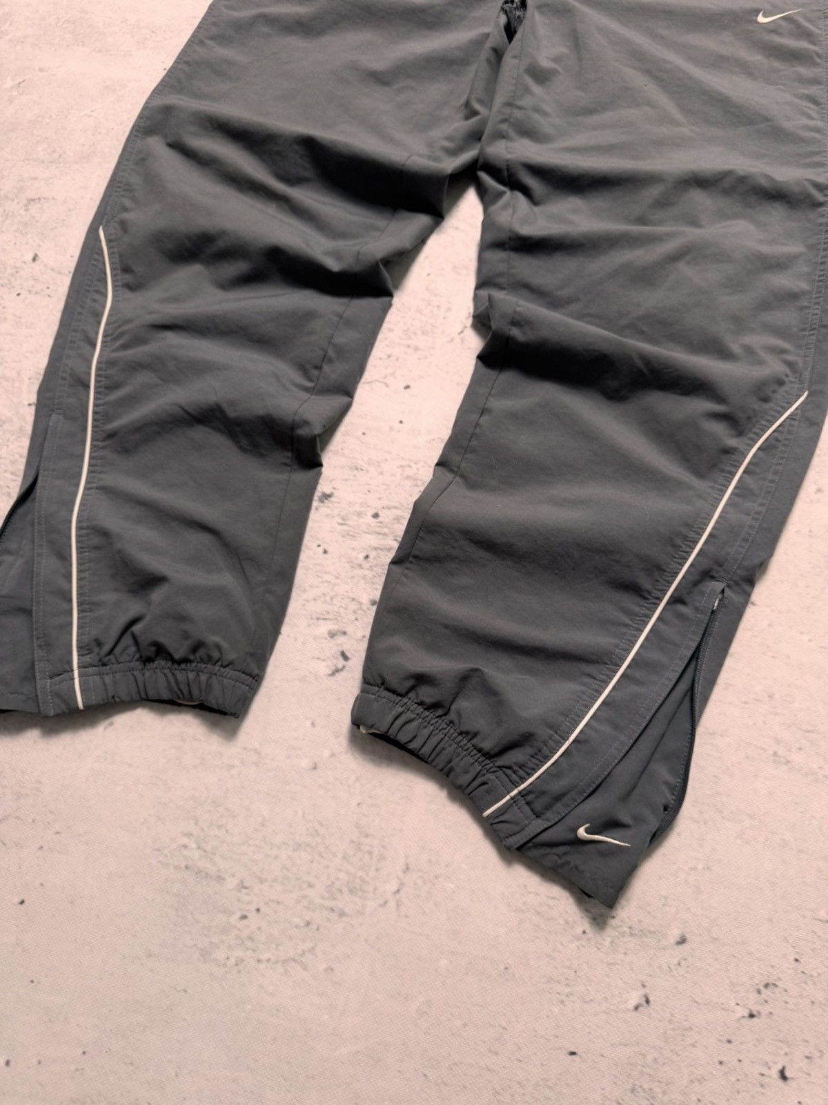 Nike × Vintage NIKE VINTAGE BASIC LOGO OVERSIZE BAGGY PANTS Size US 34 / EU 50 - 2 Thumbnail