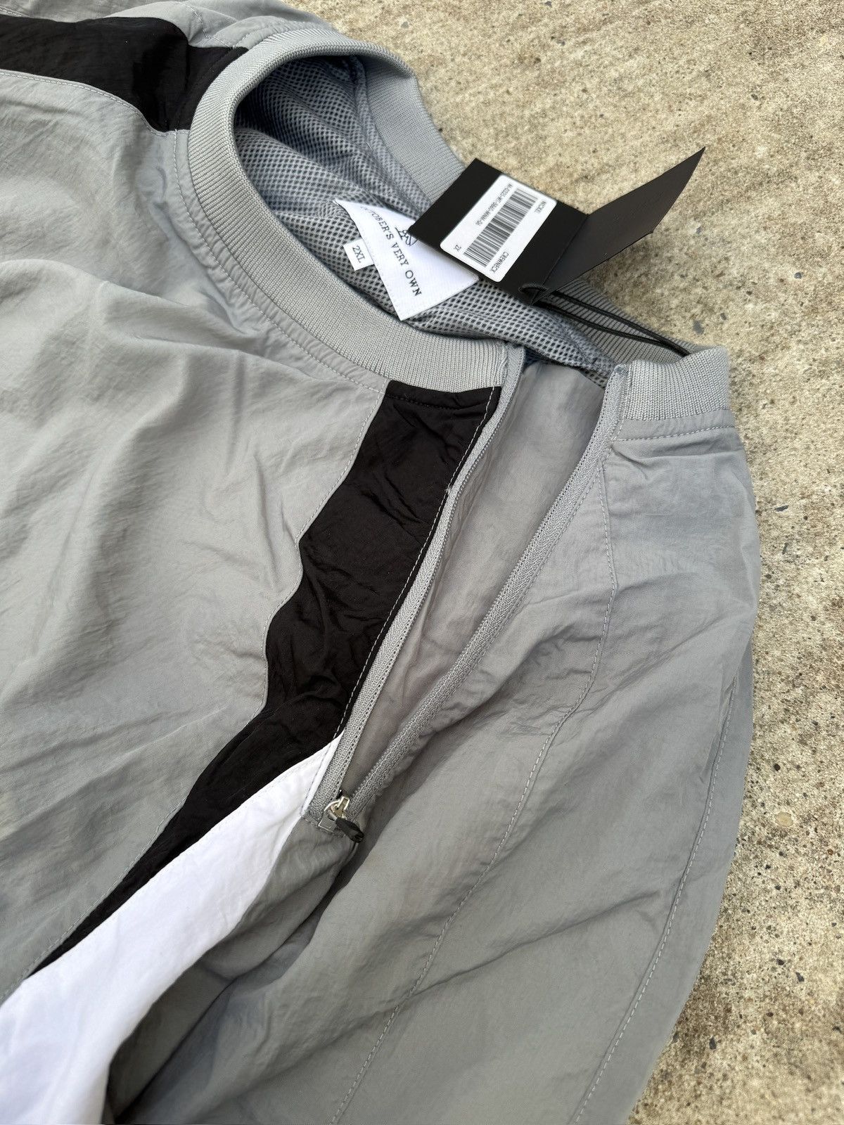 October's Very Own OVO nylon pullover crewneck grey nickel Size US XXL / EU 58 / 5 - 4 Thumbnail