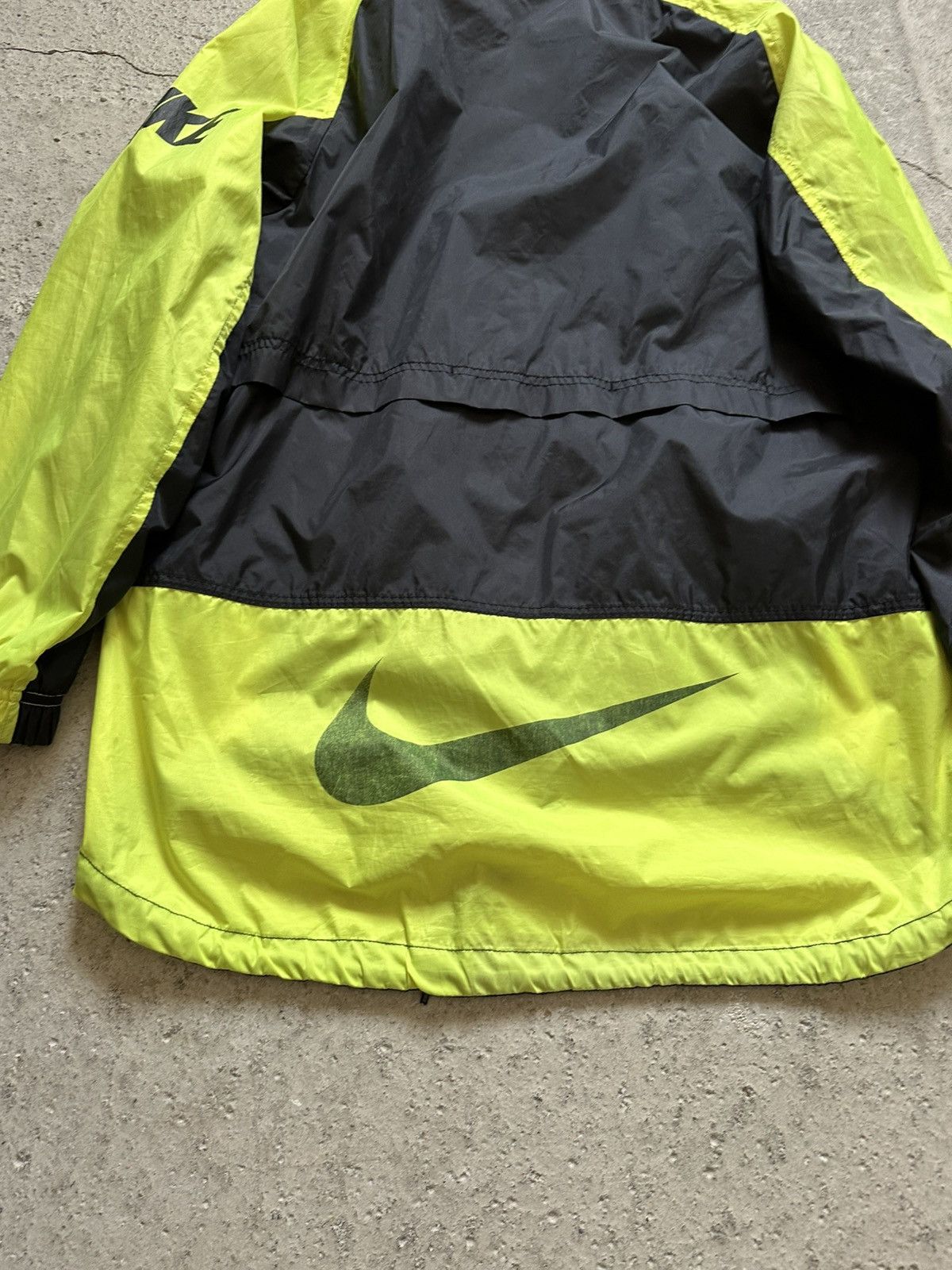 Nike 1997 1998 Nike Training Football Soccer Jacket Nike sz M Men Size US M / EU 48-50 / 2 - 15 Thumbnail