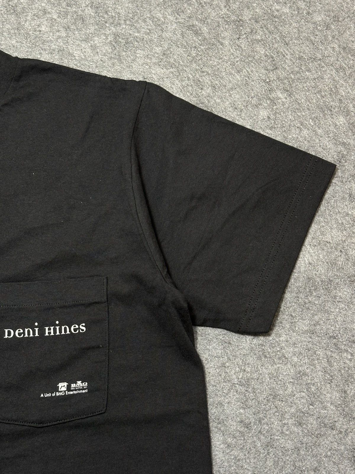 Vintage Vintage 90s black crewneck T-shirt a front pocket. Size US M / EU 48-50 / 2 - 5 Thumbnail