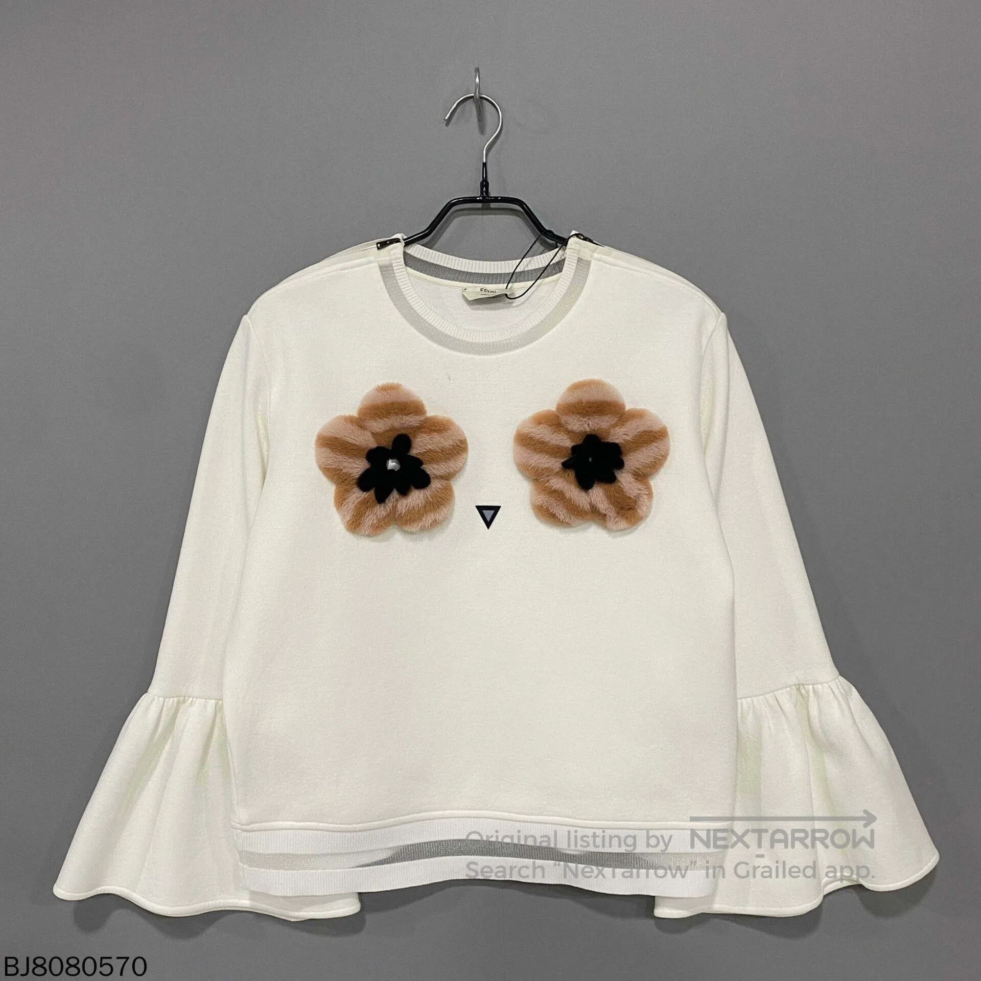 Fendi white flower detail bell sleeve sweatshirt. Size US M / EU 48-50 / 2 - 1 Thumbnail