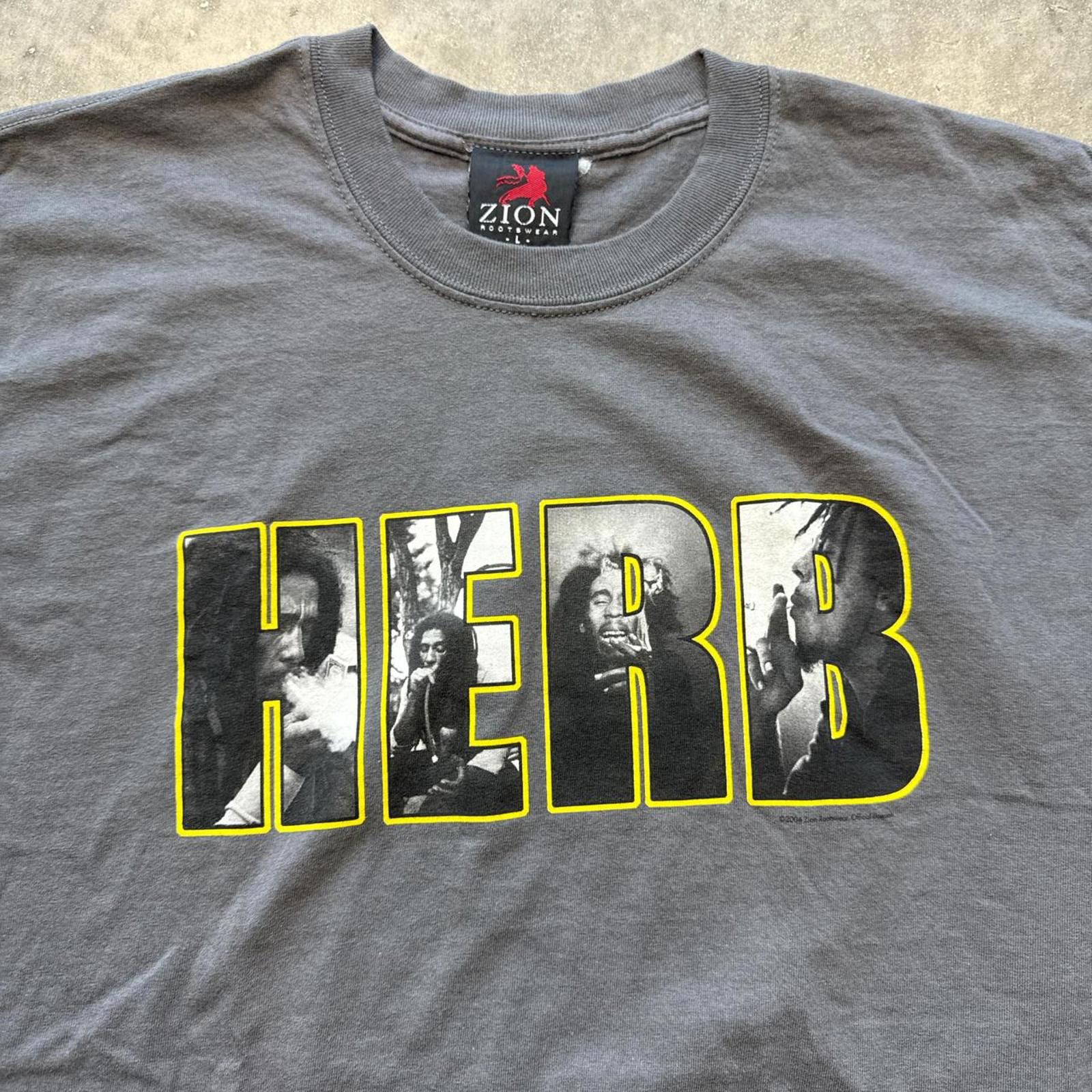 Other Herb Vintage 2000's Grey Zion Graphic T-Shirt Size US L / EU 52-54 / 3 - 3 Thumbnail