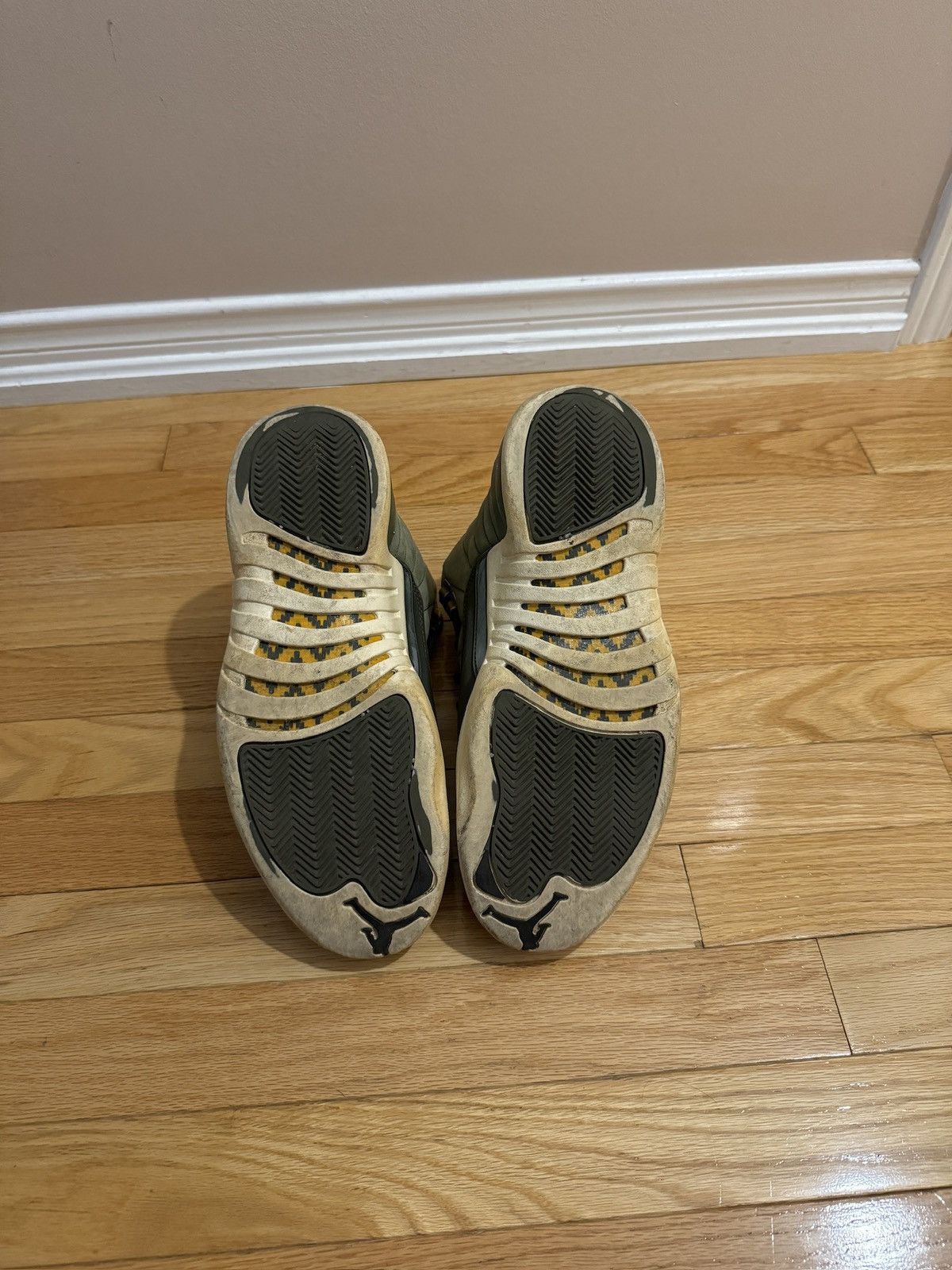 Jordan Brand Jordan 12 Class of 2003 Size US 8.5 / EU 41-42 - 4 Thumbnail