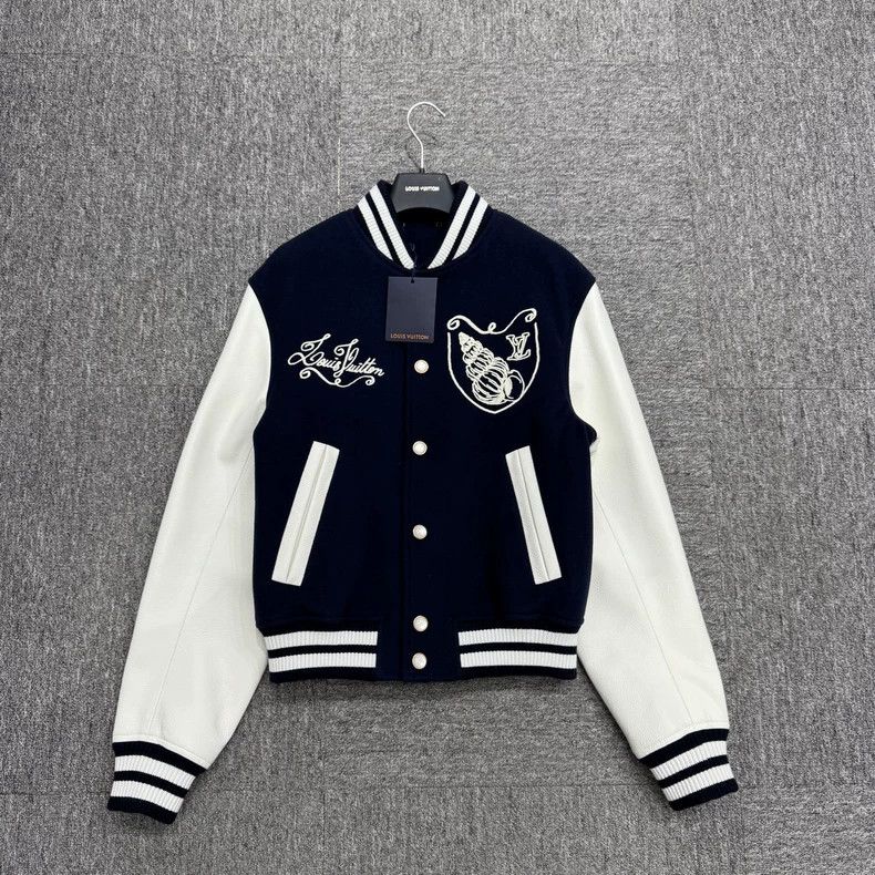 Louis Vuitton Louis Vuitton Nautical conch embroidered baseball jacket Size US S / EU 44-46 / 1 - 1 Thumbnail