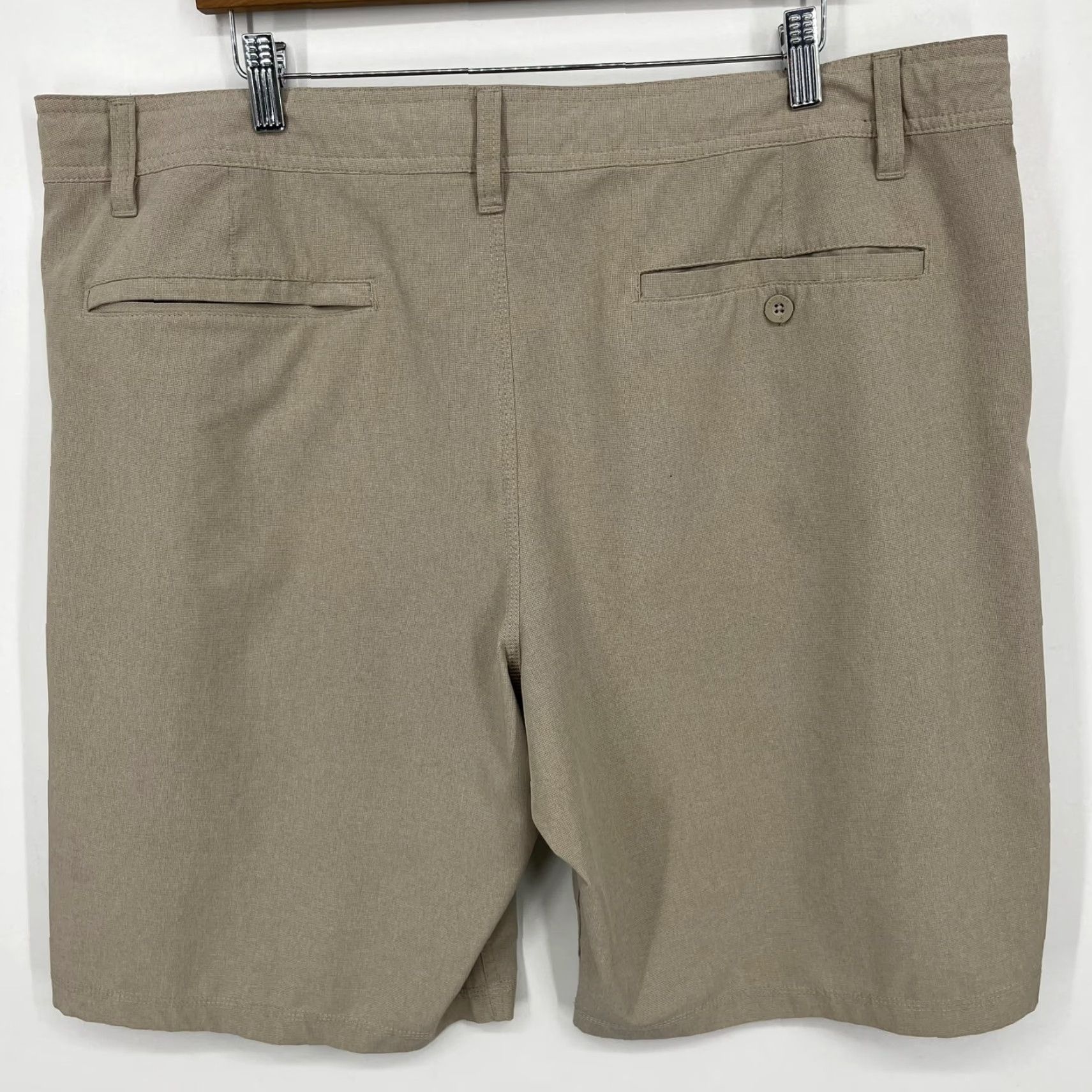 Hang Ten Hang Ten Shorts Mens 40 Beige Flat Front Moisture Wicking Stretch Chino Front Pockets Slim? Regular - Beige - Vintage: No Size US 40 / EU 56 - 7 Thumbnail