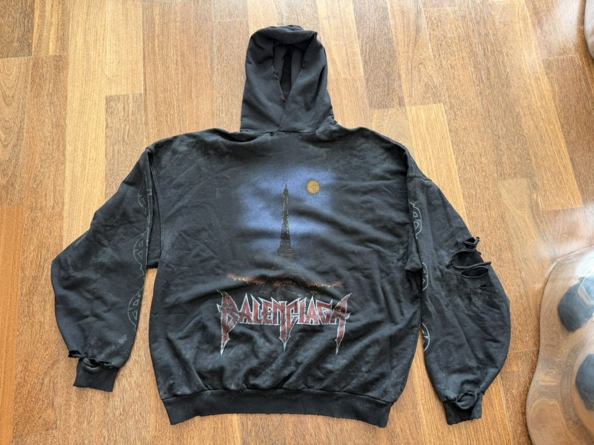 Balenciaga Balenciaga Distressed Paris Moon Hoodie — Size S (EU 48-50) Size US S / EU 44-46 / 1 - 2 Thumbnail