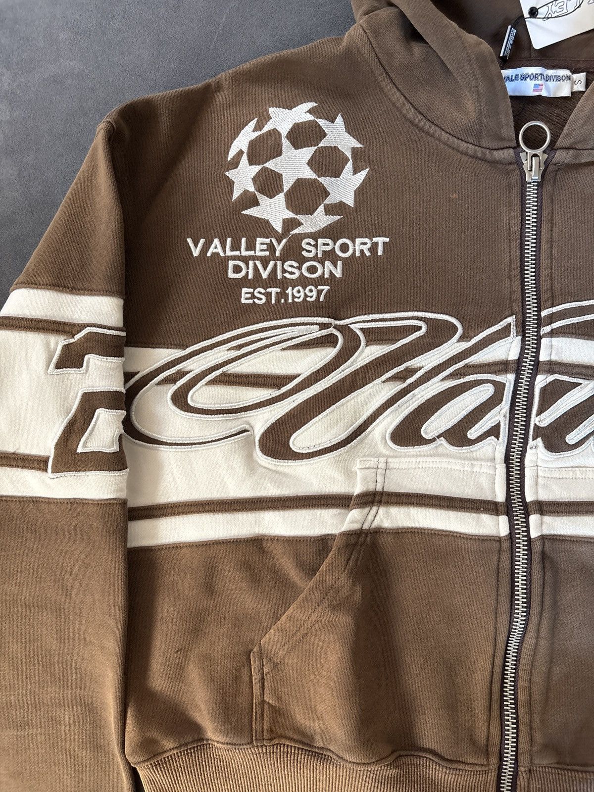 Vale Vale cursive colorblock hoodie brown Size US XL / EU 56 / 4 - 3 Thumbnail