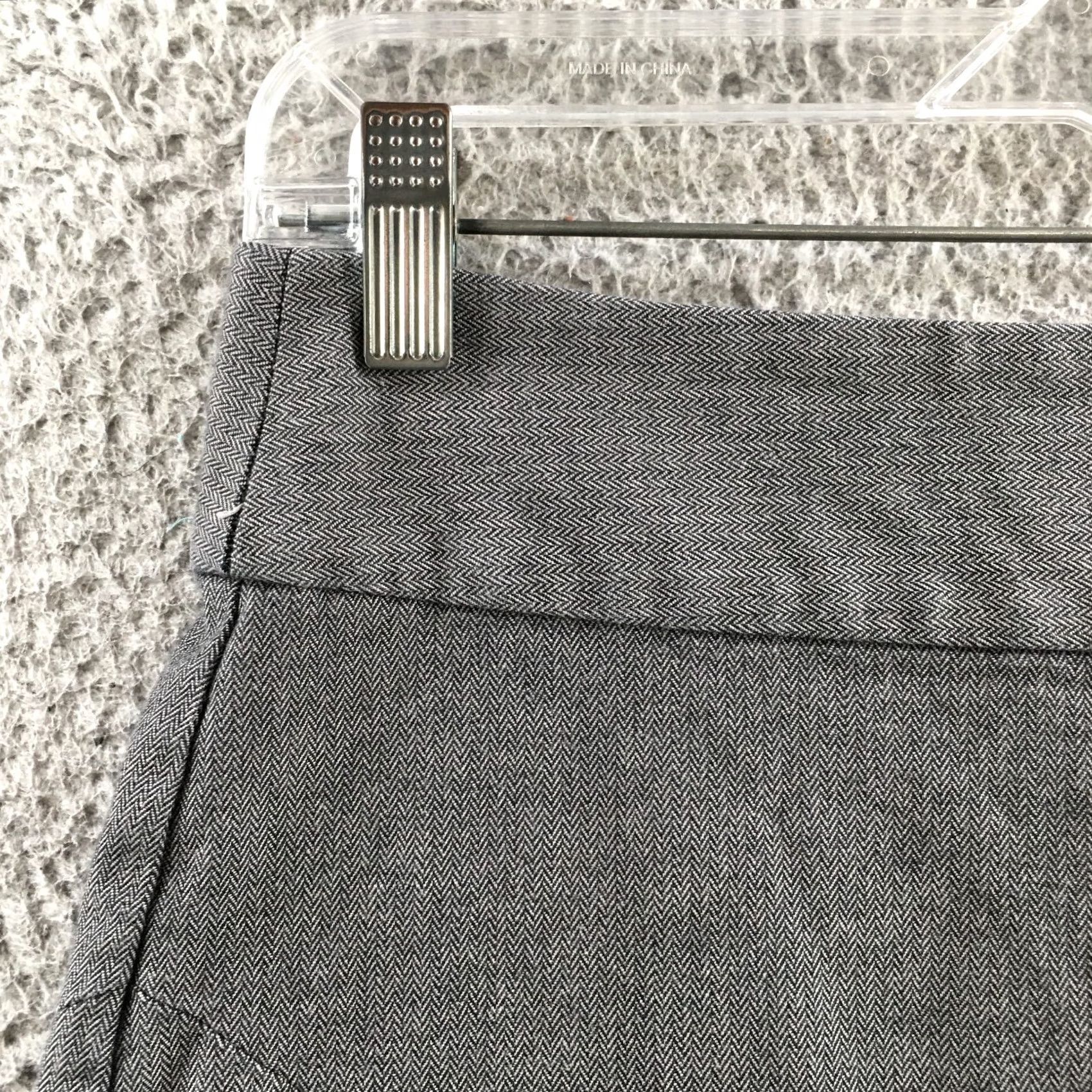 Banana Republic Banana Republic Skirt Womens 4 Gray Cotton Blend Flat Front Straight & Pencil Knee Length Casual Business Mens Womens Girls? Size 27" / US 4 / IT 40 - 3 Thumbnail