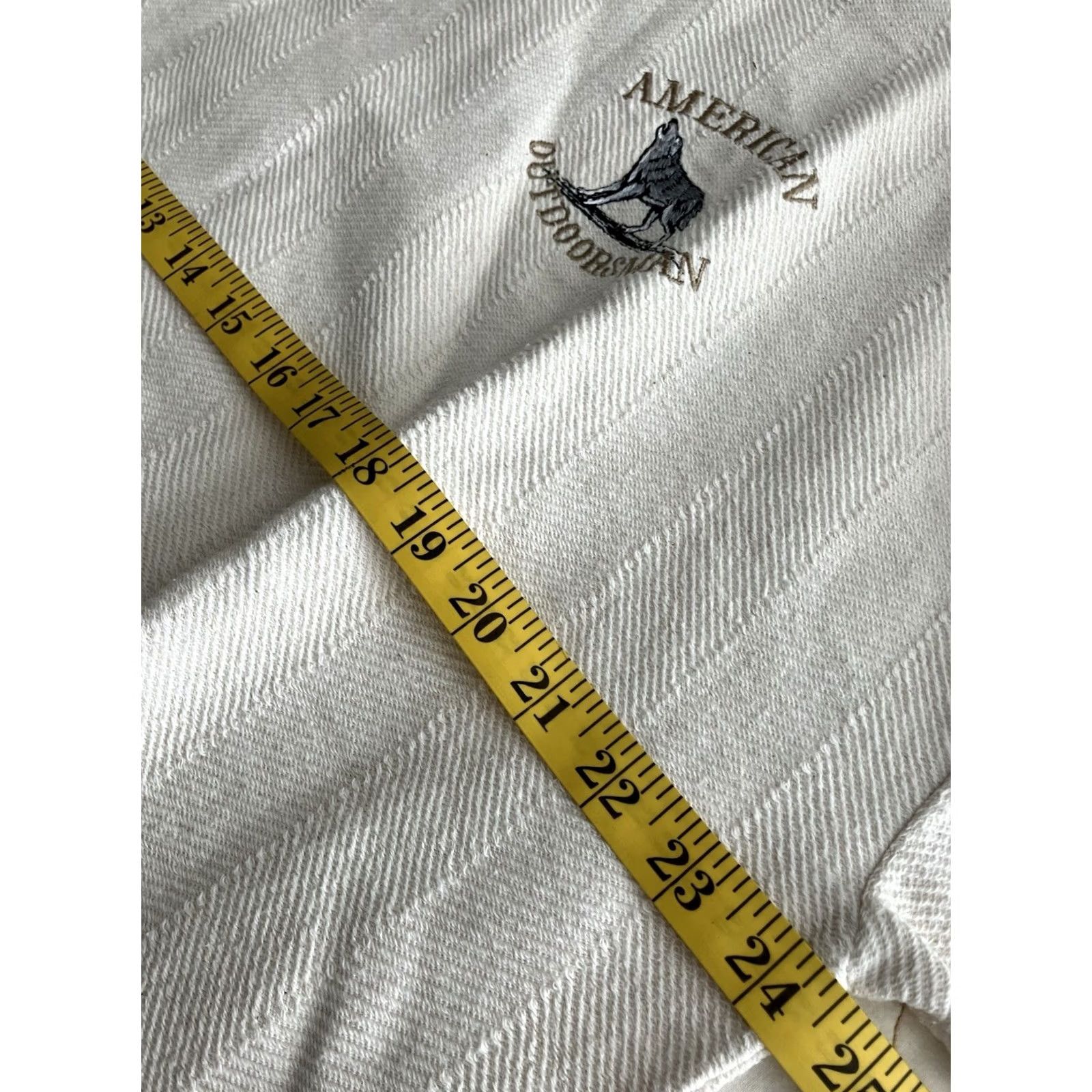 Vintage VINTAGE American outdoorsmen Sweater Crew Neck Long Sleeve Embroidered Wolf Large Ivory Men Pullover 80s Outdoor Hunting Size US L / EU 52-54 / 3 - 7 Thumbnail