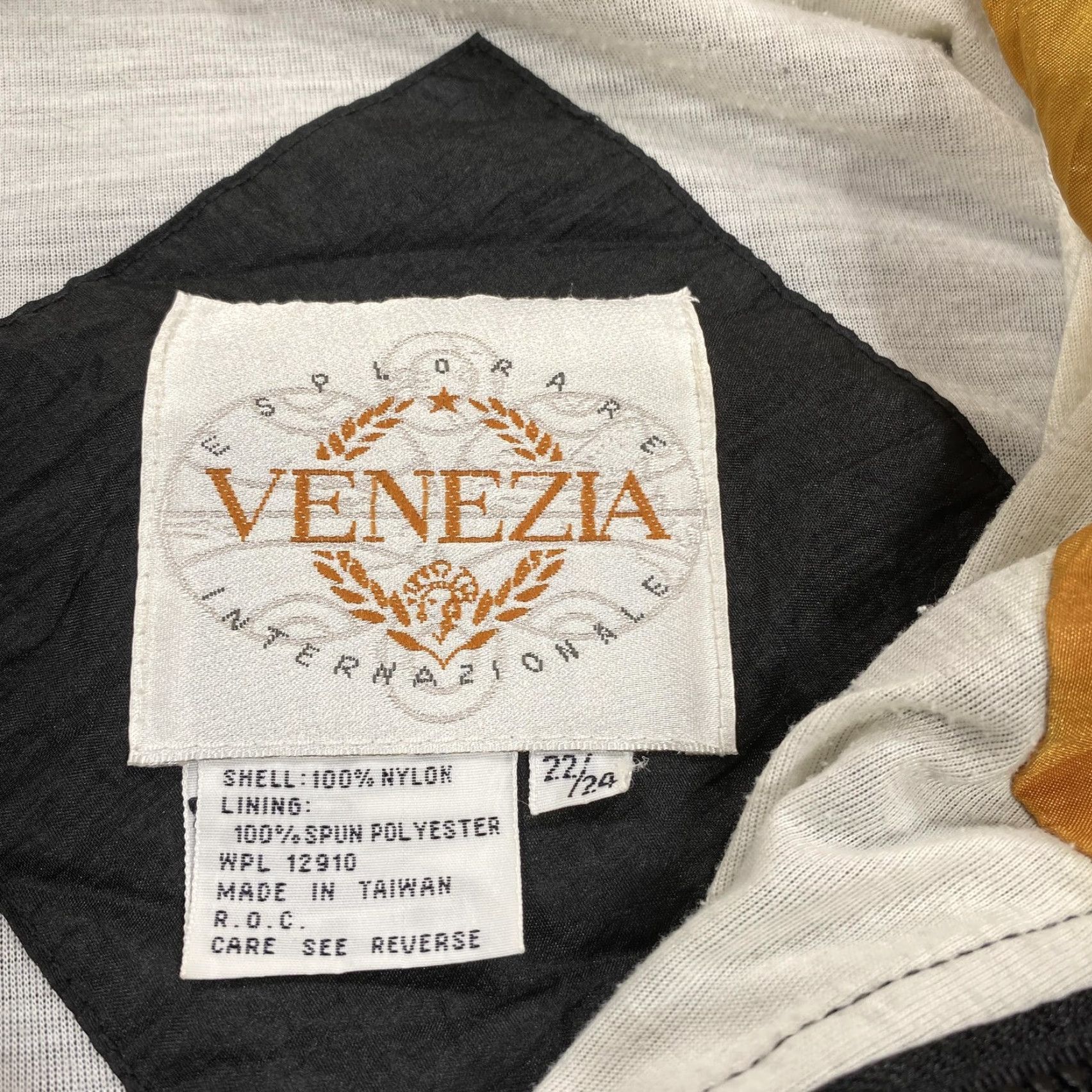 Vintage VINTAGE Venezia Jacket Womens 22/24 Black Nylon Windbreaker Lined Elastic Waist Full Zip Collared Pockets Size 3XL / US 20-22 - 2 Thumbnail