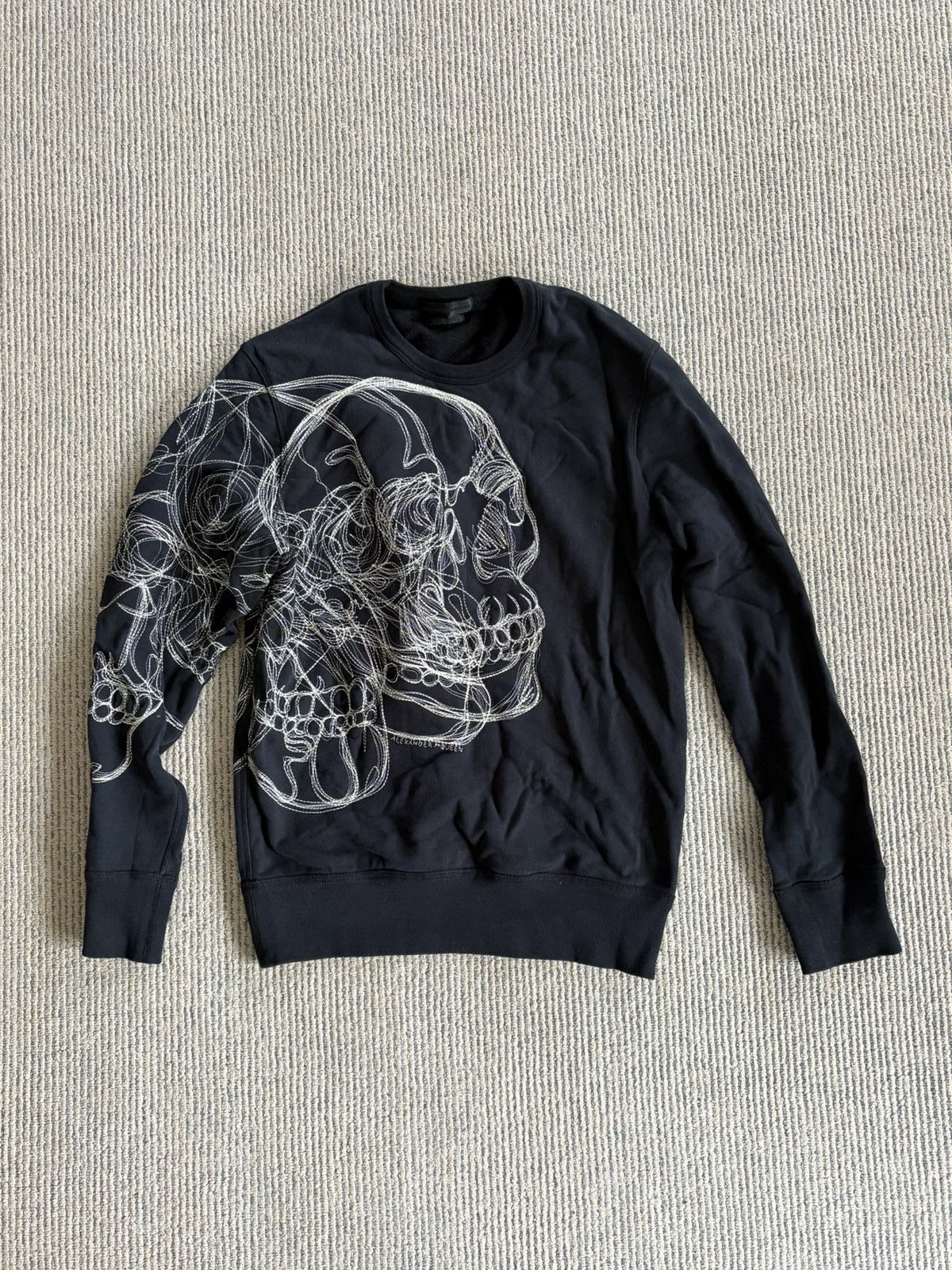 Alexander McQueen Skull Embroidered Navy Sweatshirt Size US S / EU 44-46 / 1 - 1 Thumbnail