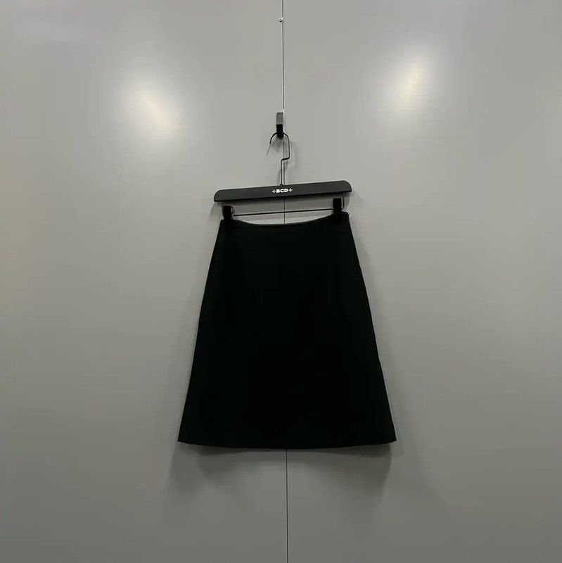 Prada Prada Black Cotton A-Line Skirt for Summer Size 28" / US 6 / IT 42 - 1 Thumbnail
