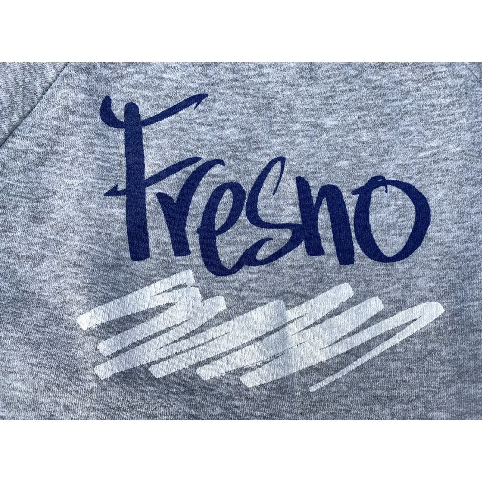 Velva Sheen VINTAGE Velva Sheen Fresno cropped graphic muscle sweatshirt raglan M Adult unisex Gray Graphic Print 80s 70s Fresno Size US M / EU 48-50 / 2 - 3 Thumbnail