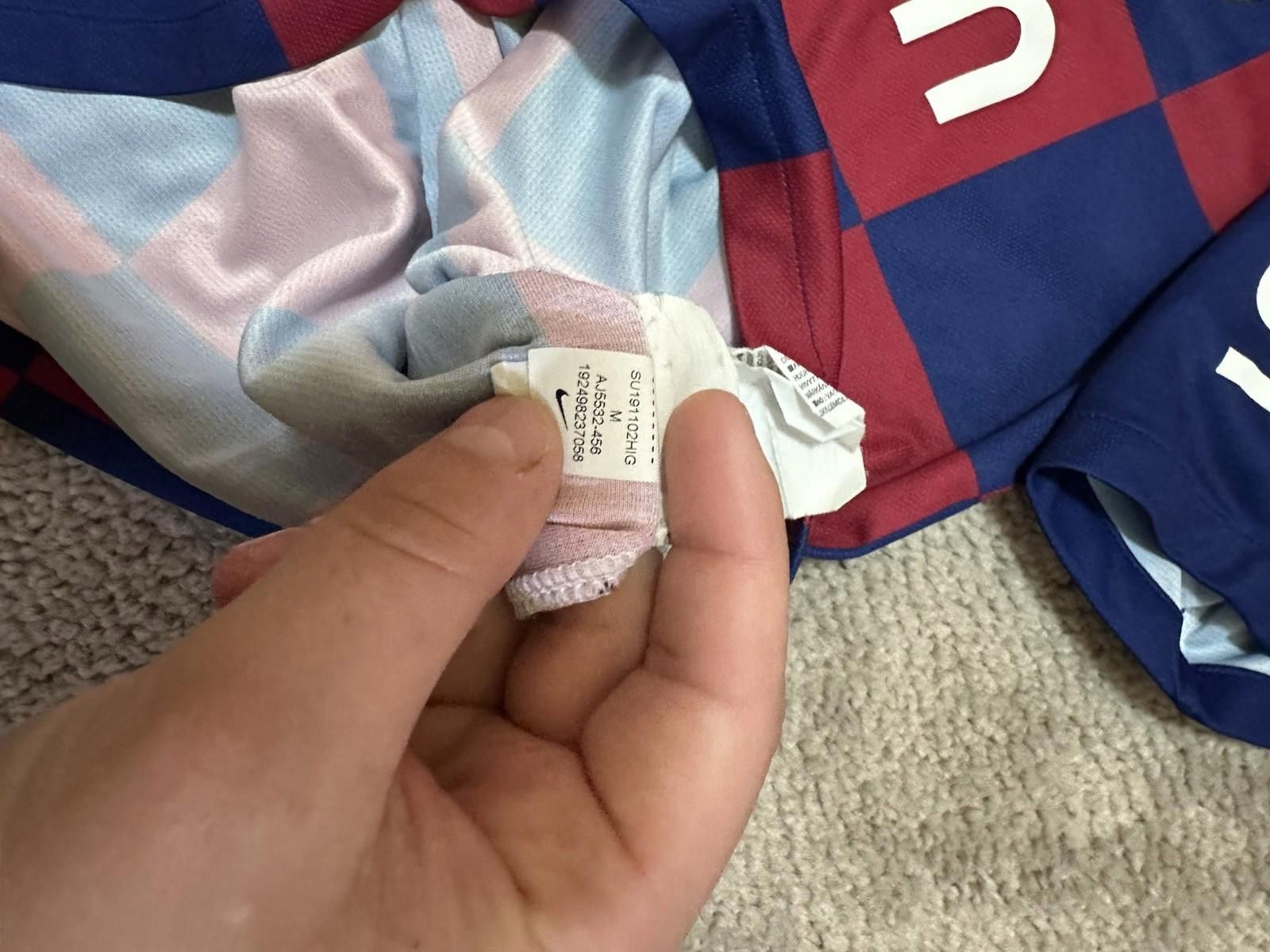 Nike #7 Coutinho Barcelona 2019/20 Football Shirt Soccer Jersey Size US M / EU 48-50 / 2 - 8 Thumbnail