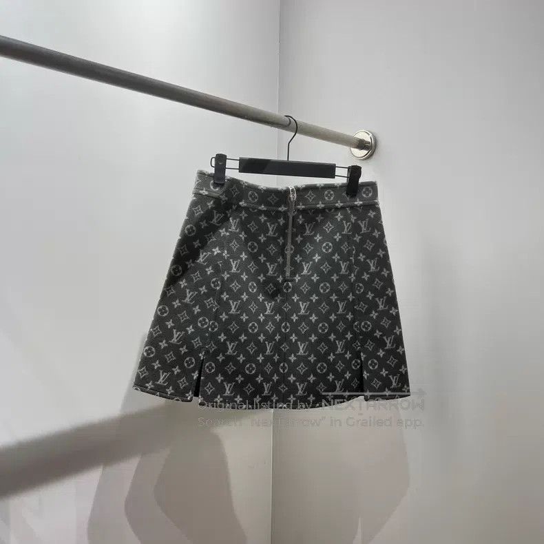 Louis Vuitton Louis Vuitton Full print skirt Size 37" - 2 Thumbnail