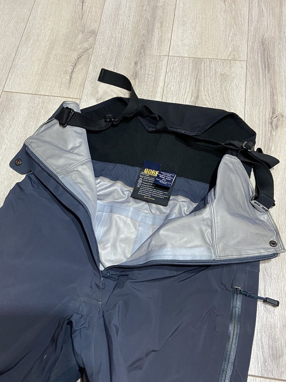 Arc'teryx Arc'teryx Gore-Tex Vintage Zip Hiking Pants Rare 2000 S Size 30" / US 8 / IT 44 - 19 Thumbnail