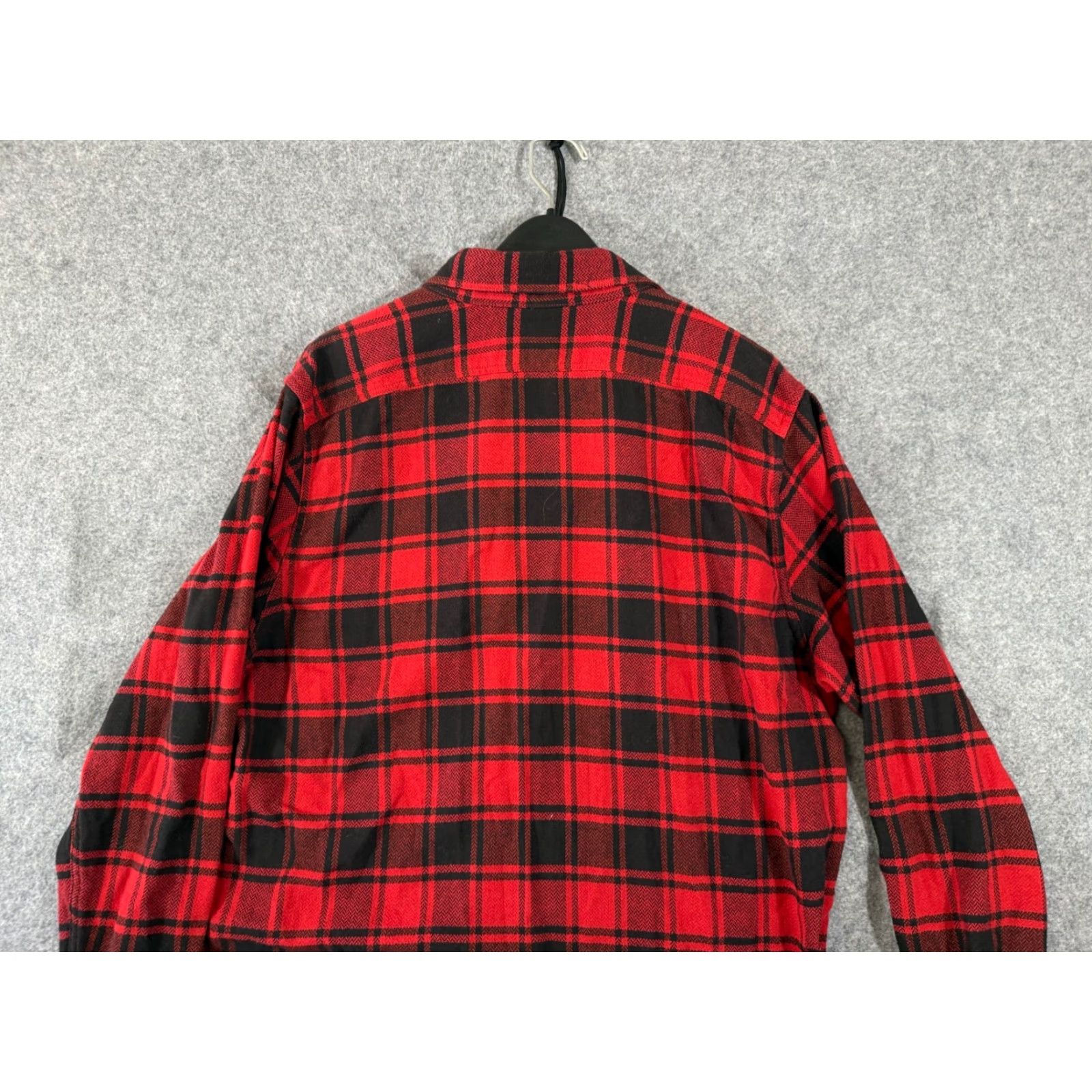 Banana Republic VINTAGE Banana Republic Shirt Mens L Red Black Plaid Flannel Button-Up Long Sleeve — Outdoor Pockets, Casual, Travel, 47 Chest, Regular Fit Size US L / EU 52-54 / 3 - 7 Thumbnail