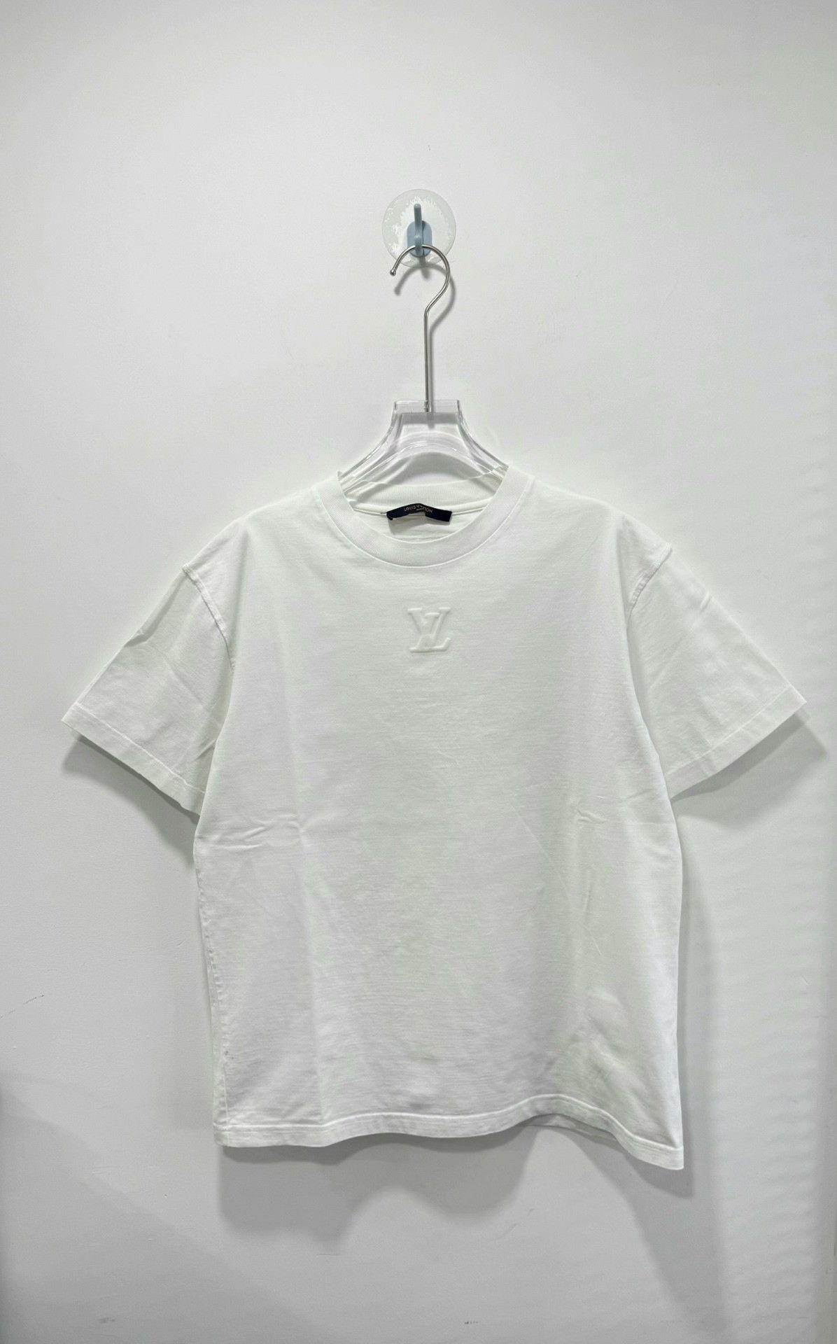 Louis Vuitton Louis Vuitton Embossed Logo Short-Sleeve M Size US M / EU 48-50 / 2 - 1 Thumbnail