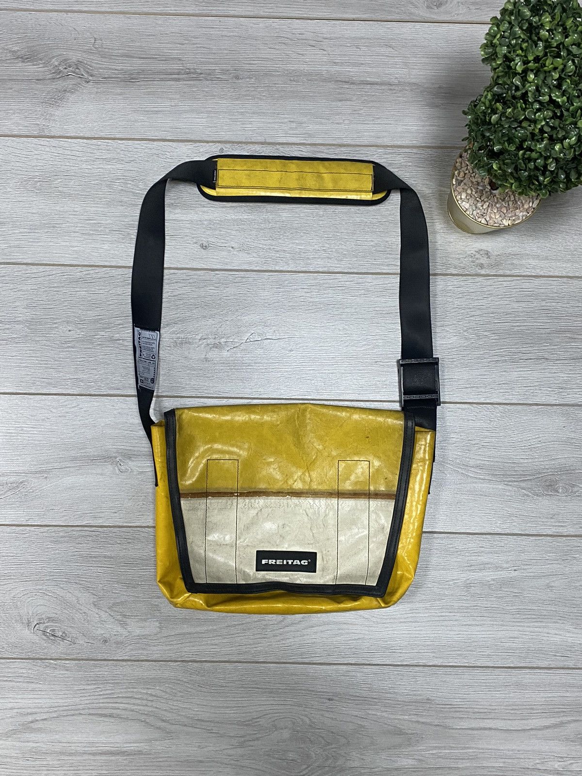 Freitag Freitag🇨🇭X 3 in 1 recycle ♻️ waterproof vintage Zurich bag Size ONE SIZE - 1 Thumbnail