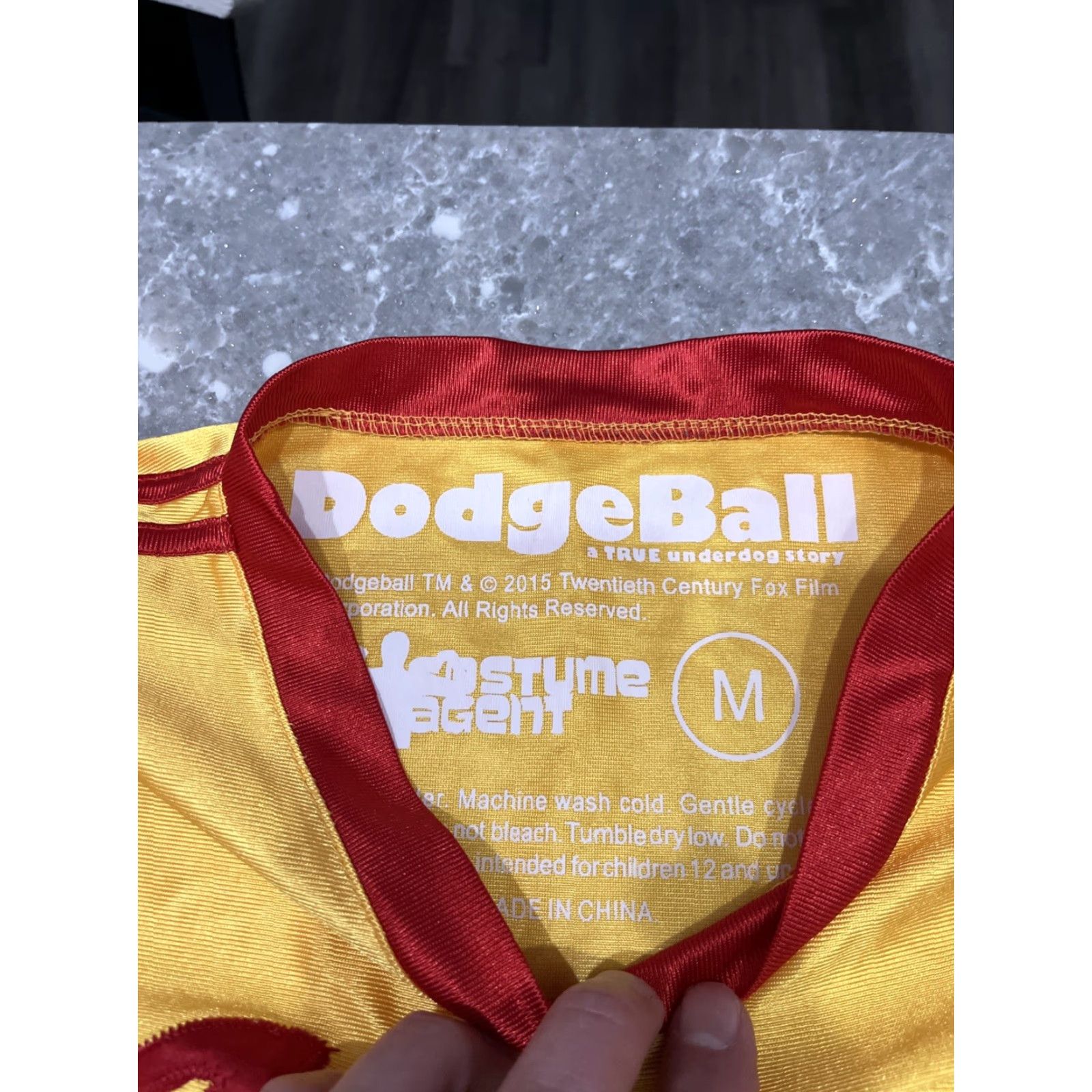 Vintage VINTAGE Costume Agent Dodgeball Movie Average Joes Short Sleeve Jersey Mens Size Medium Yellow Shirt Movie uniforms 90s? Size US M / EU 48-50 / 2 - 4 Thumbnail