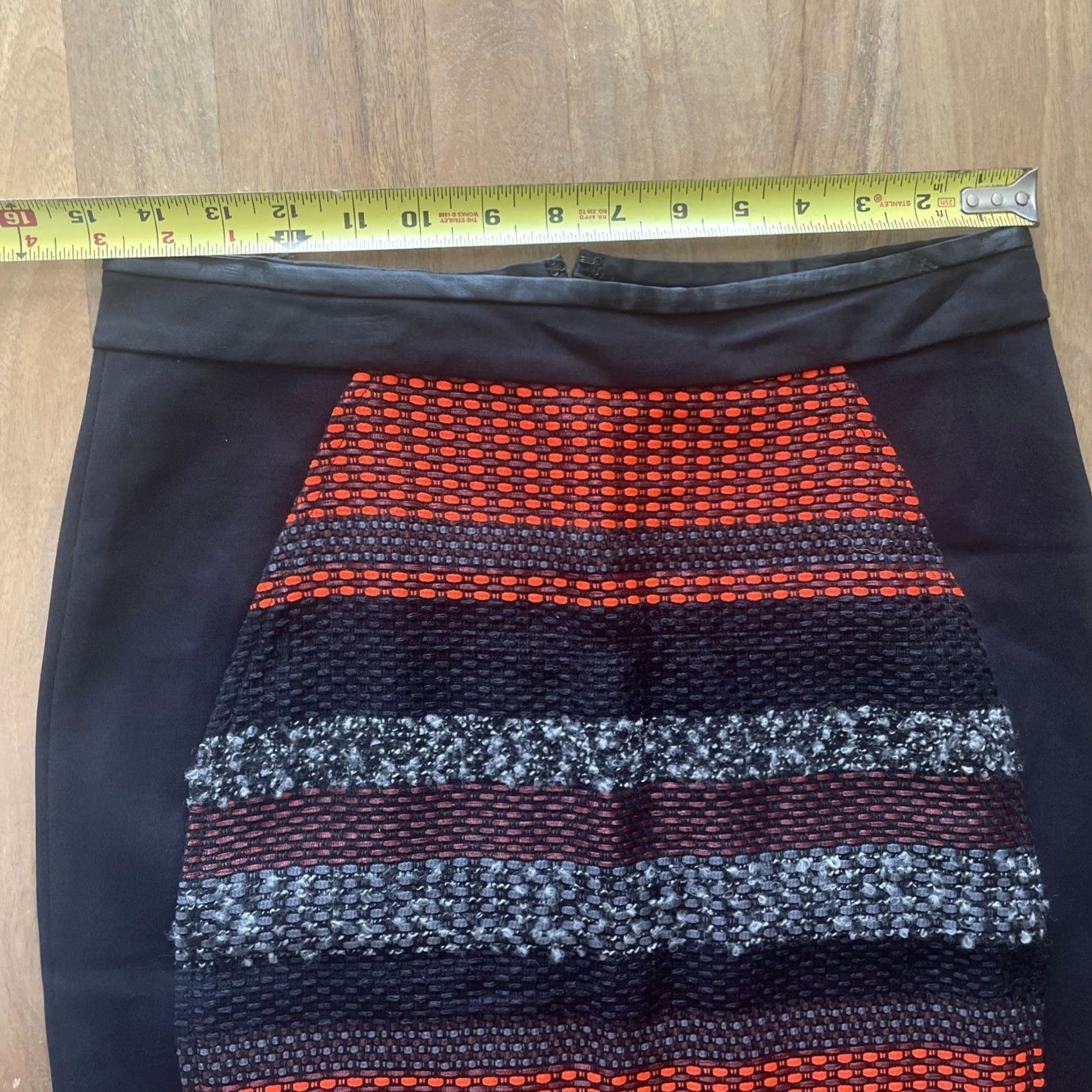 Vintage Yoana Baraschi Skirt Women's Size 6 Black Pencil Textured Knit Zipper City Office Desk Business Casual Party Knee Length Zip Denim? Size 28" / US 6 / IT 42 - 7 Thumbnail