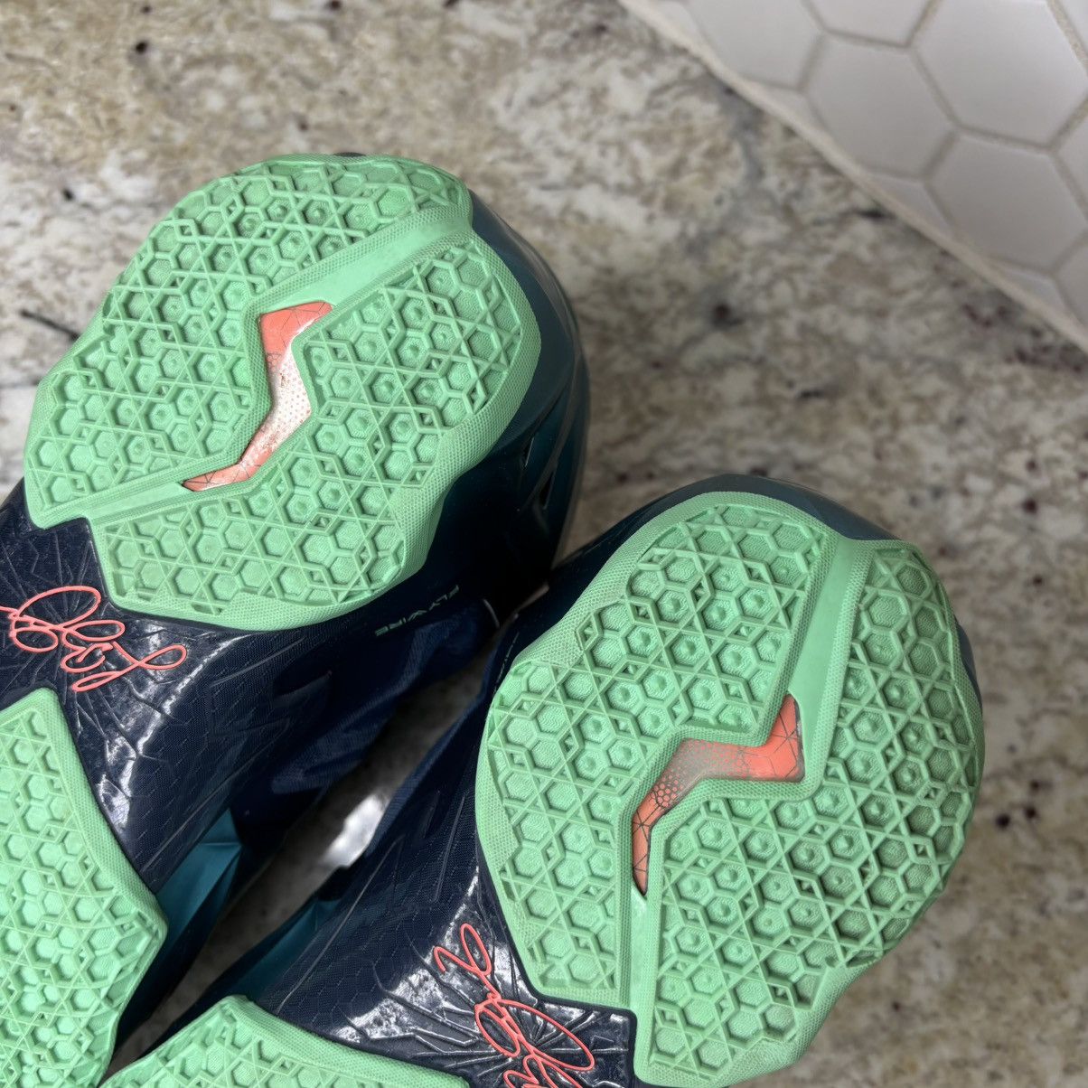 Nike Size 10.5-Nike LeBron 11 Akron vs. Miami Lightly Worn W/Box Size US 10.5 / EU 43-44 - 14 Thumbnail