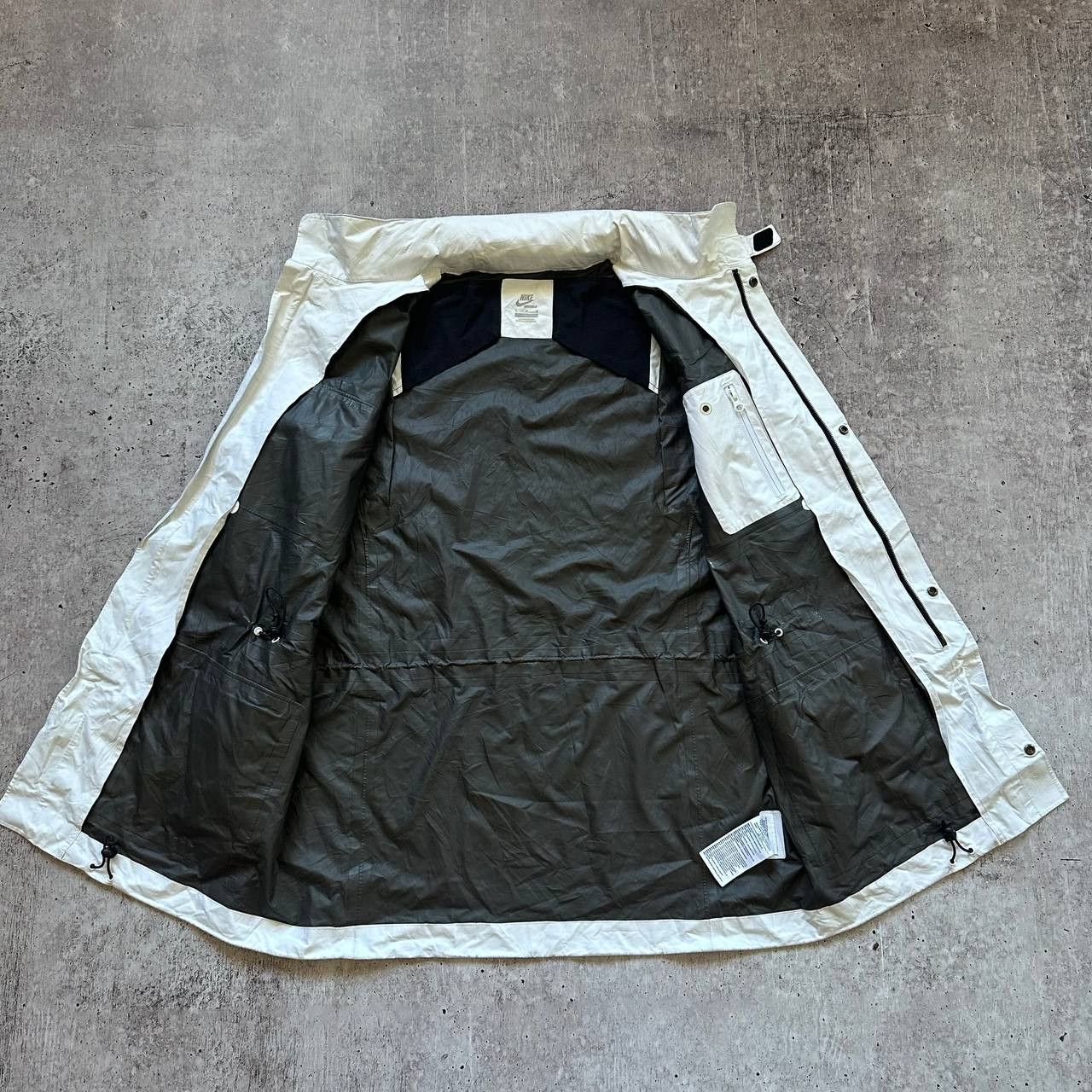 Hi Tec BNWT Nike Gore Tex Outdoor Light Track Jacket Size US M / EU 48-50 / 2 - 12 Thumbnail