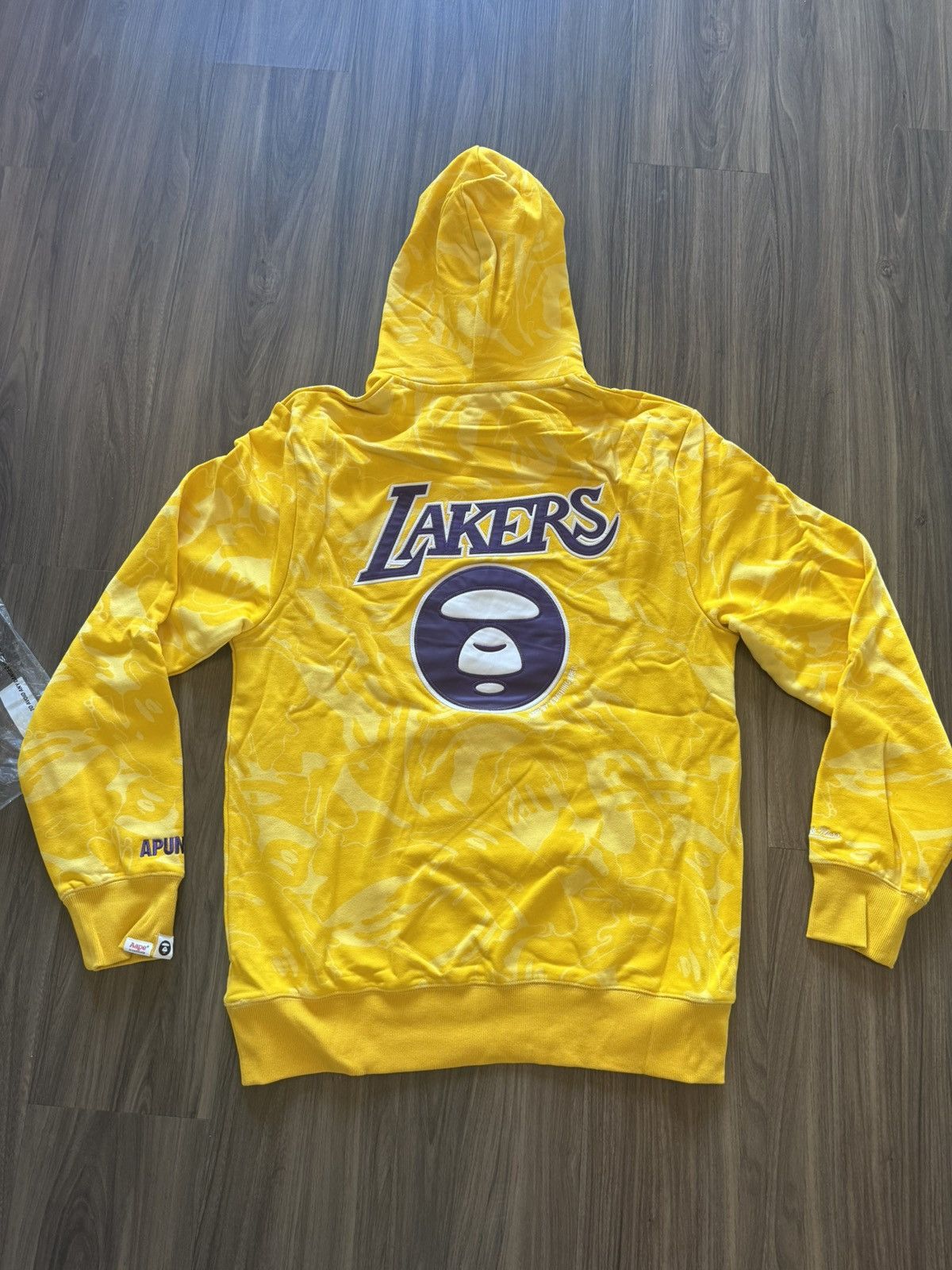 Bape × Mitchell & Ness × NBA AAPE By A Bathing Ape Lakers Hoodie Yellow Camo XL NBA MN Size US XL / EU 56 / 4 - 2 Thumbnail