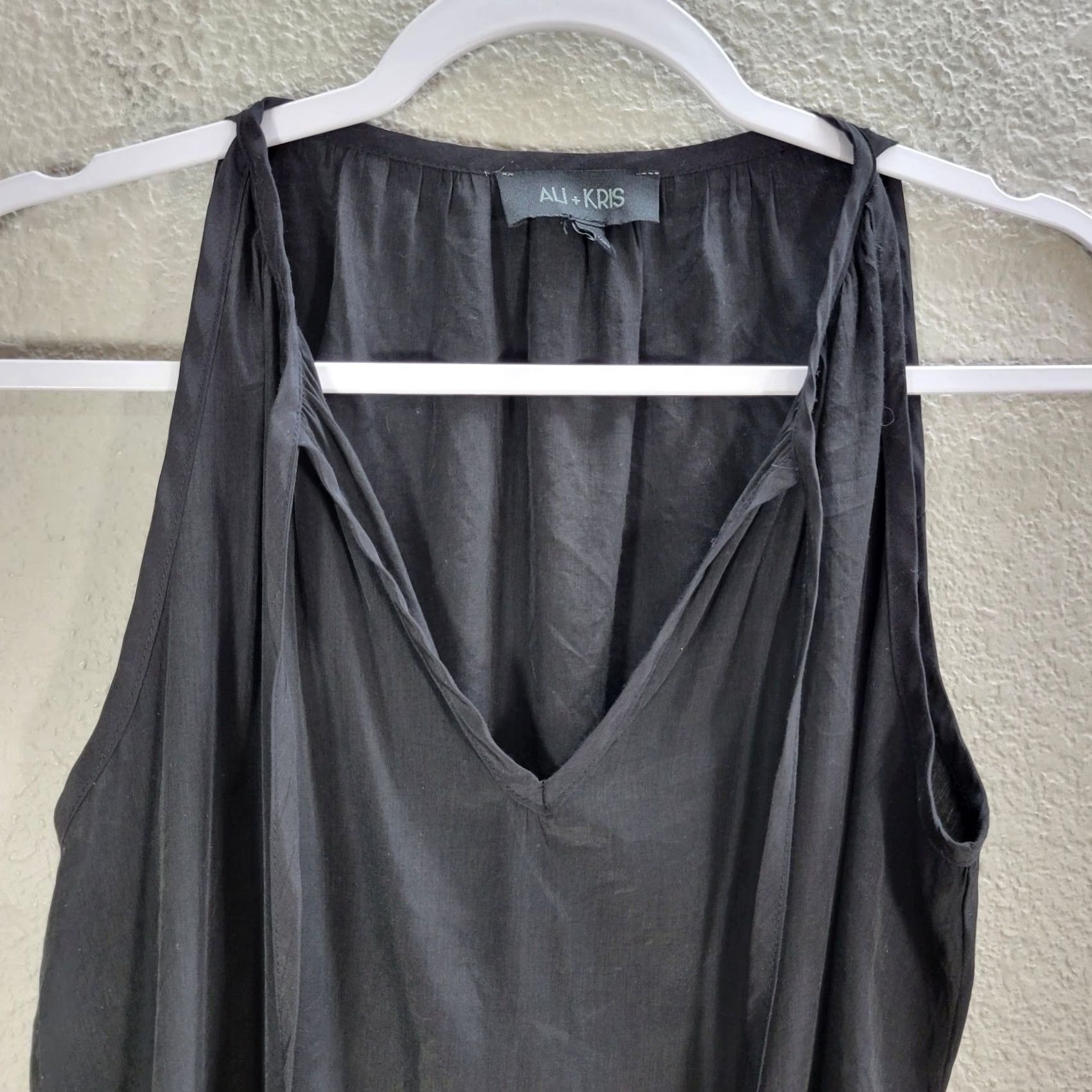 Vintage Ali + Kris Women's Blouse Sleeveless V-Neck Black Size S Relaxed Boho Rayon Polyester Shirt Adults Womens Size S / US 4 / IT 40 - 4 Thumbnail