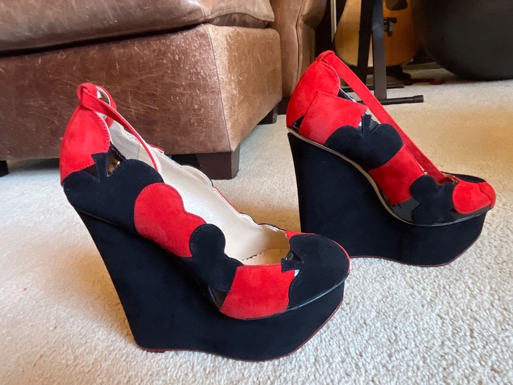 Charlotte Olympia NEW Charlotte Olympia Lady Luck Suede Wedges 37.5 Black Red Size US 7.5 / IT 37.5 - 4 Thumbnail